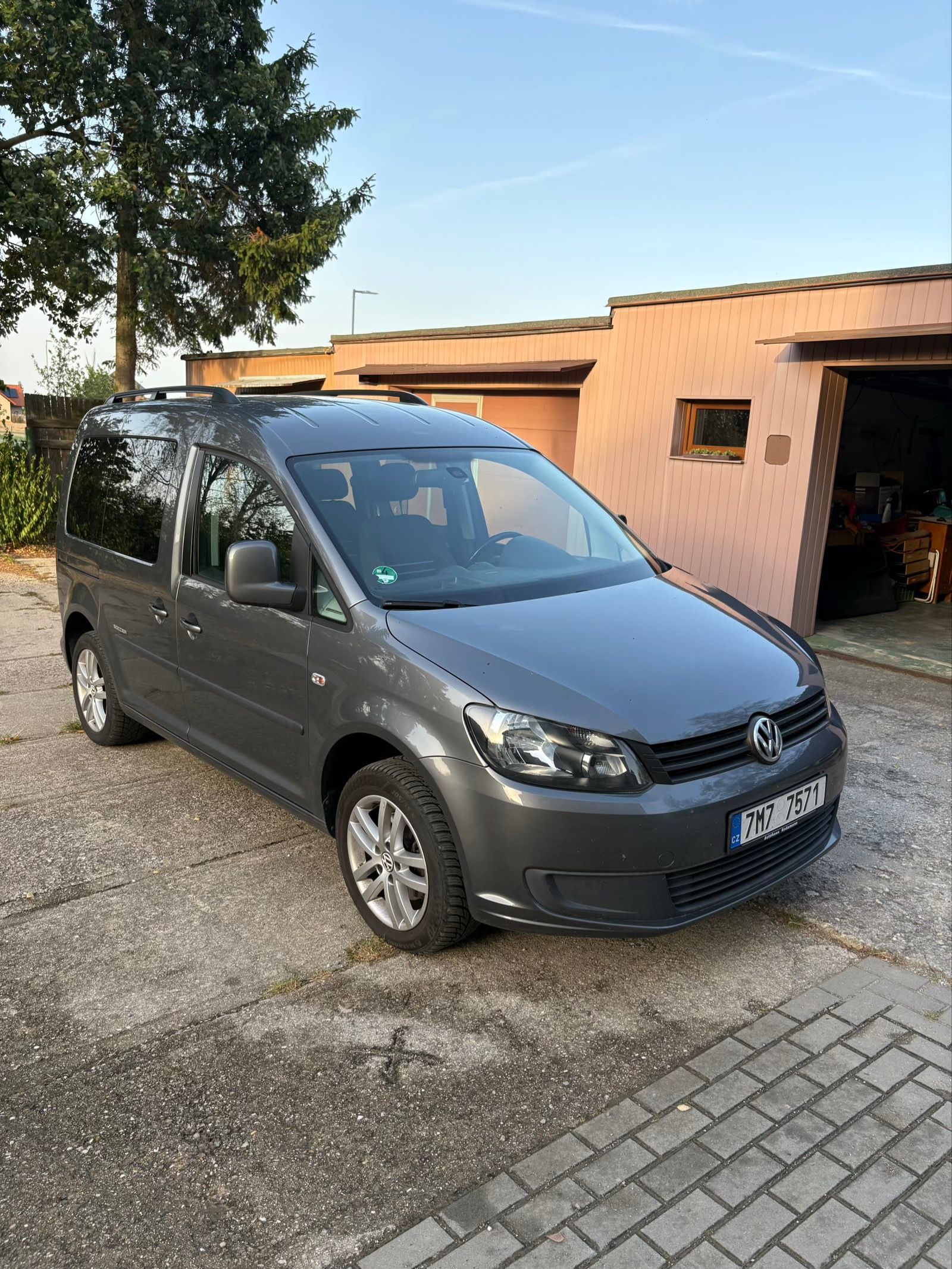 Volkswagen Caddy, VW Caddy 1,6 tdi, 75kW, 2014 - fotka 6
