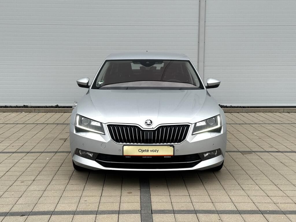 Škoda Superb, Style 2.0 TDI 140 kW - fotka 2