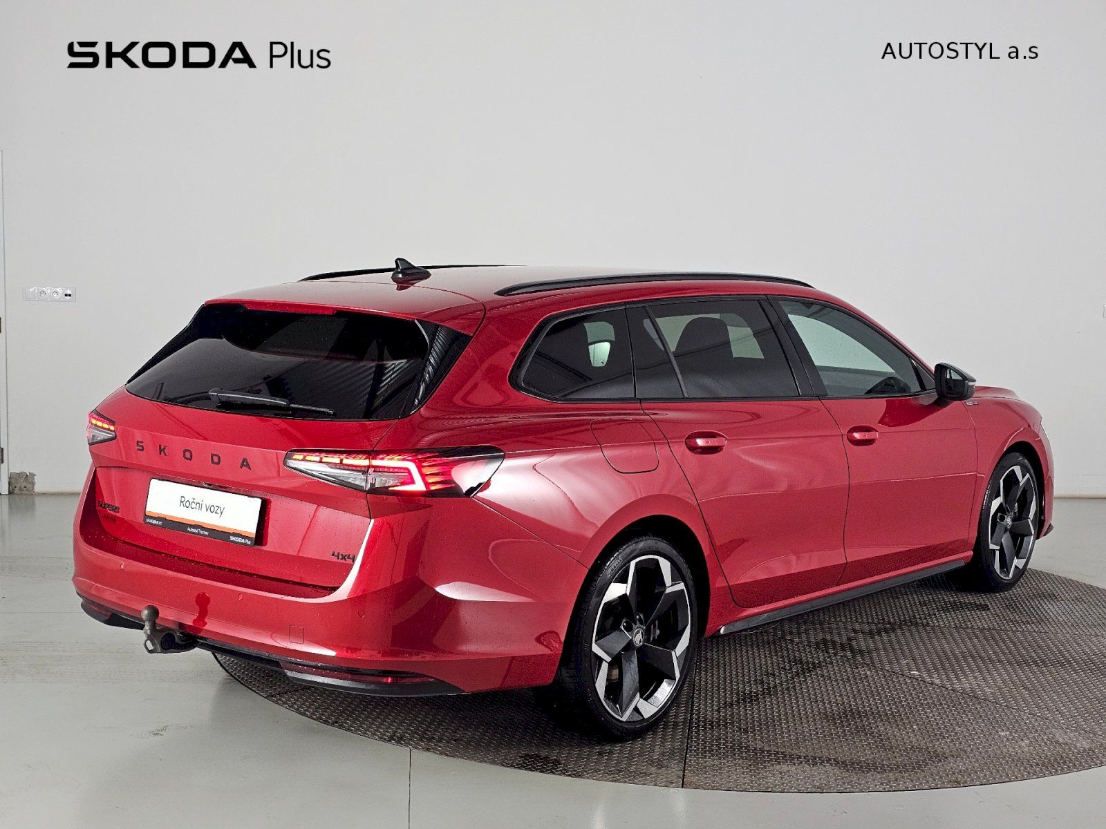 Škoda Superb, Combi 2.0TSI 195kW 4X4 SPORTLI - fotka 2