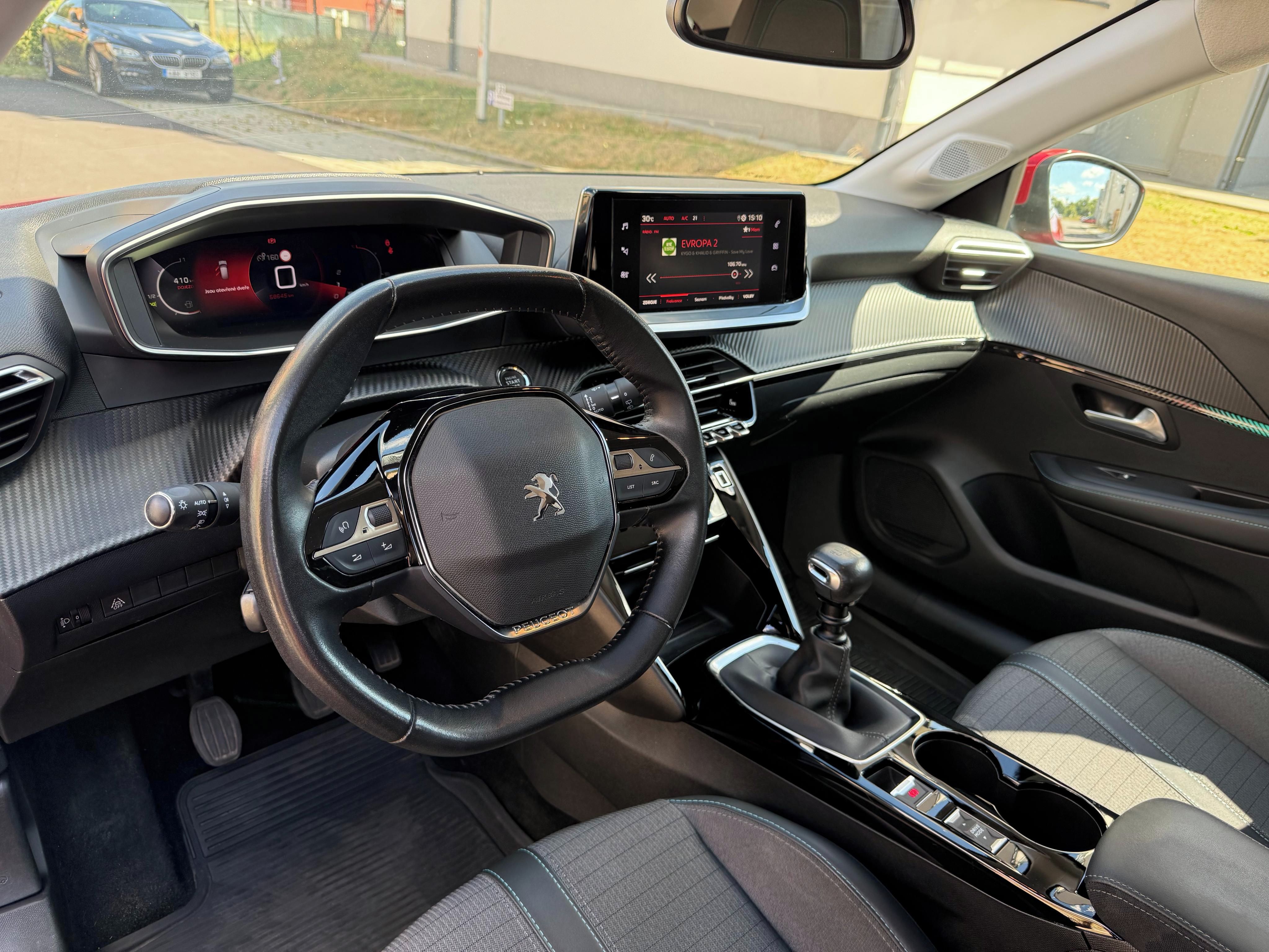 Peugeot 208, 1,2 Pure Tech - fotka 3