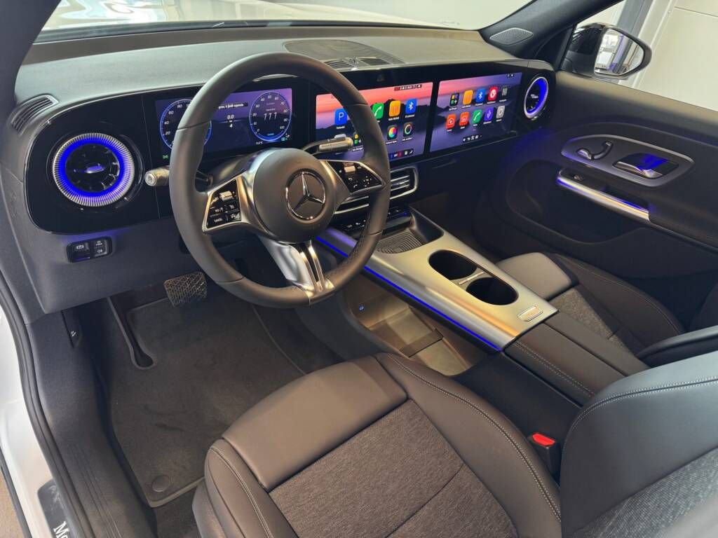 Mercedes-Benz GLB, 250+ s technologií EQ - fotka 2