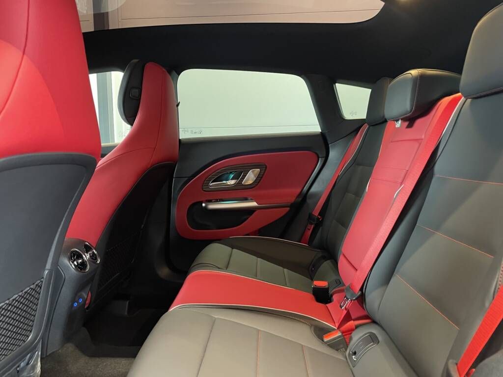 Mercedes-Benz CLA, 200 Shooting Brake - fotka 4