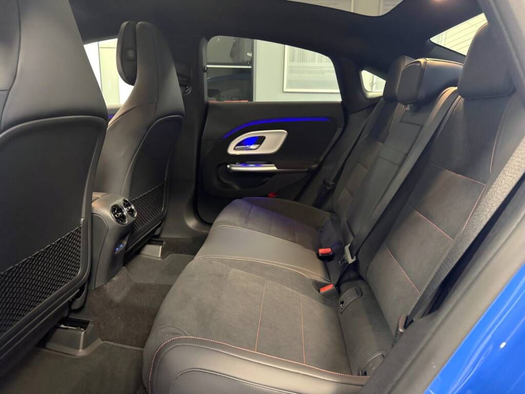 Mercedes-Benz CLA, 200 - fotka 3