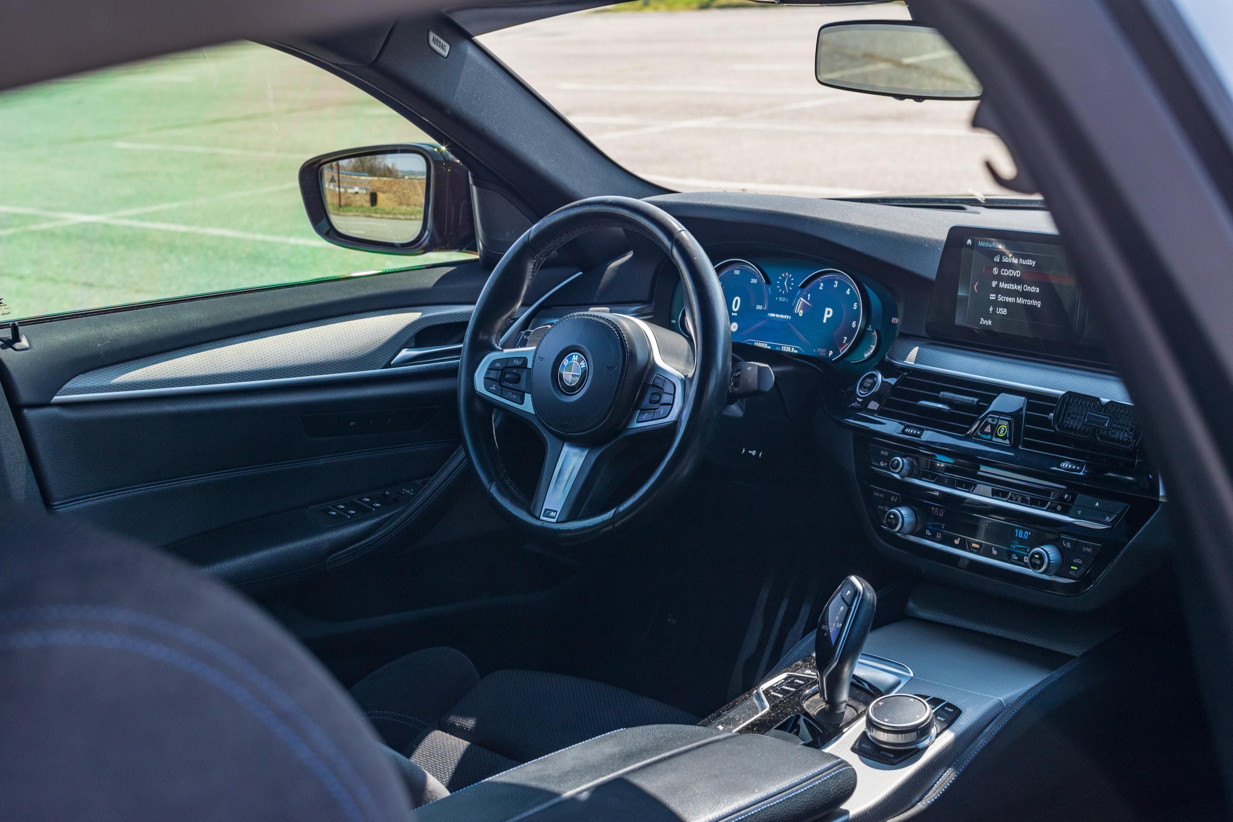 BMW Řada 5, BMW G30 M550i - fotka 5