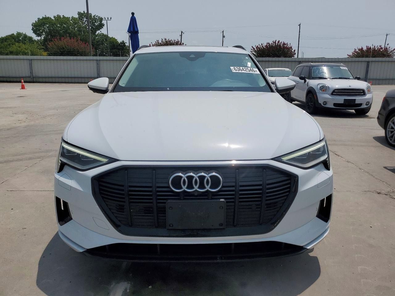 Audi e-tron, Auto na cestě - fotka 5