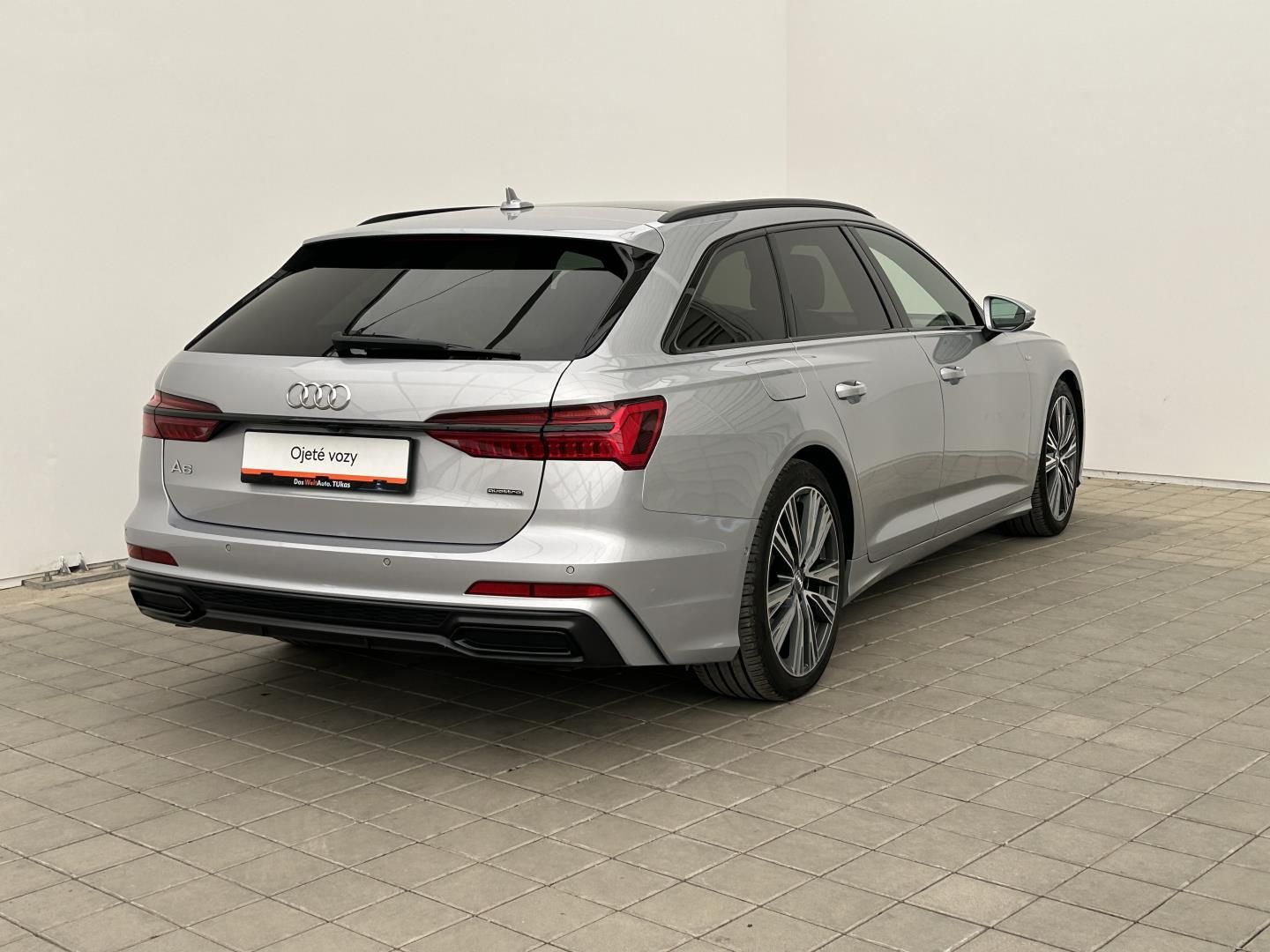 Audi A6 Avant, 3.055 TFSI 250kW 4x4  S-Line - fotka 2