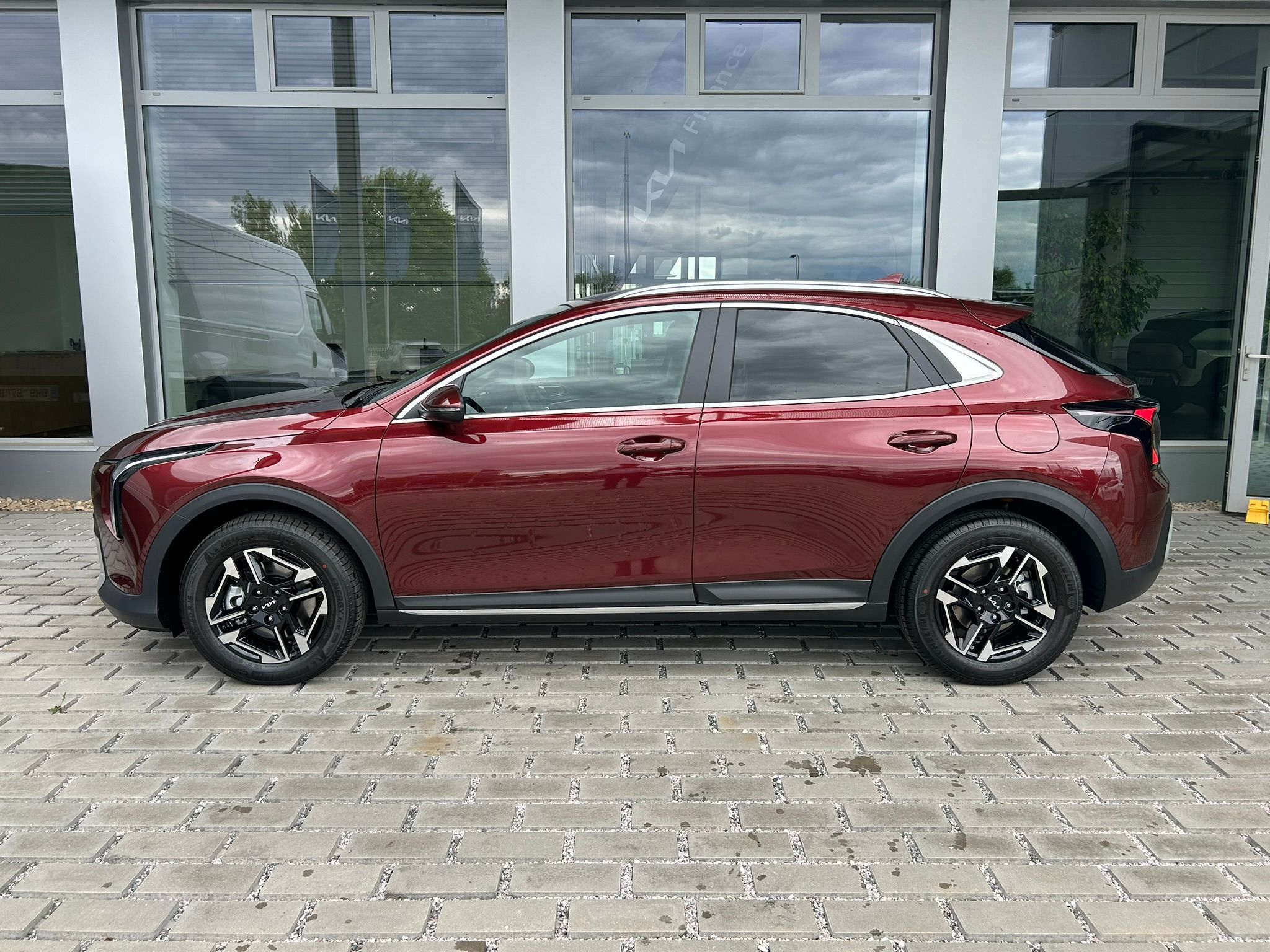 Kia XCee´d, 1.0 T-GDi EXCLUSIVE + WINTER - fotka 4