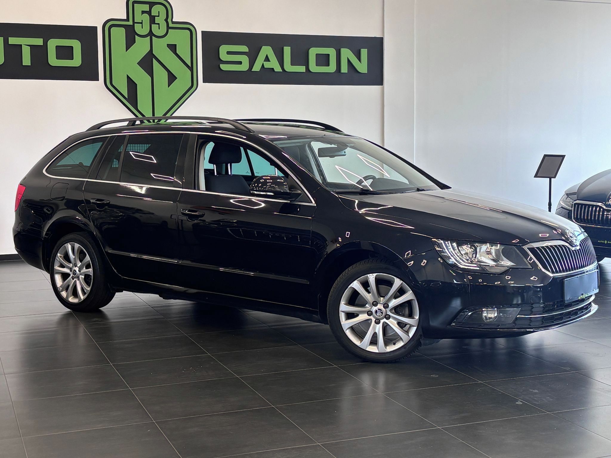 Škoda Superb, 2.0TDI 125kW DSG, LED, Senzory - fotka 2