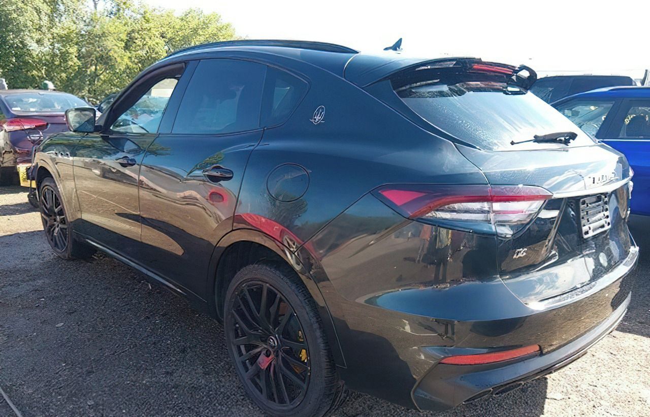 Maserati Levante, Auto na cestě - fotka 3