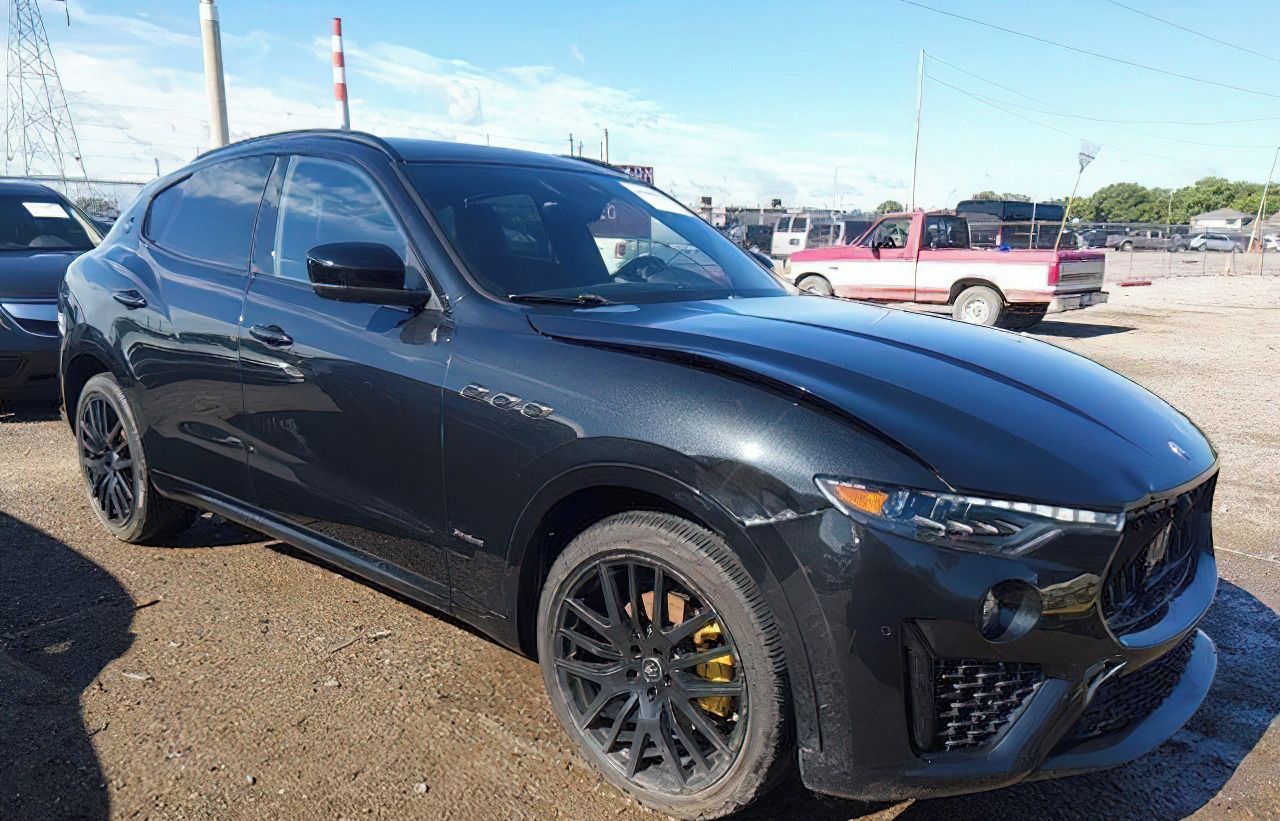 Maserati Levante, Auto na cestě - fotka 6