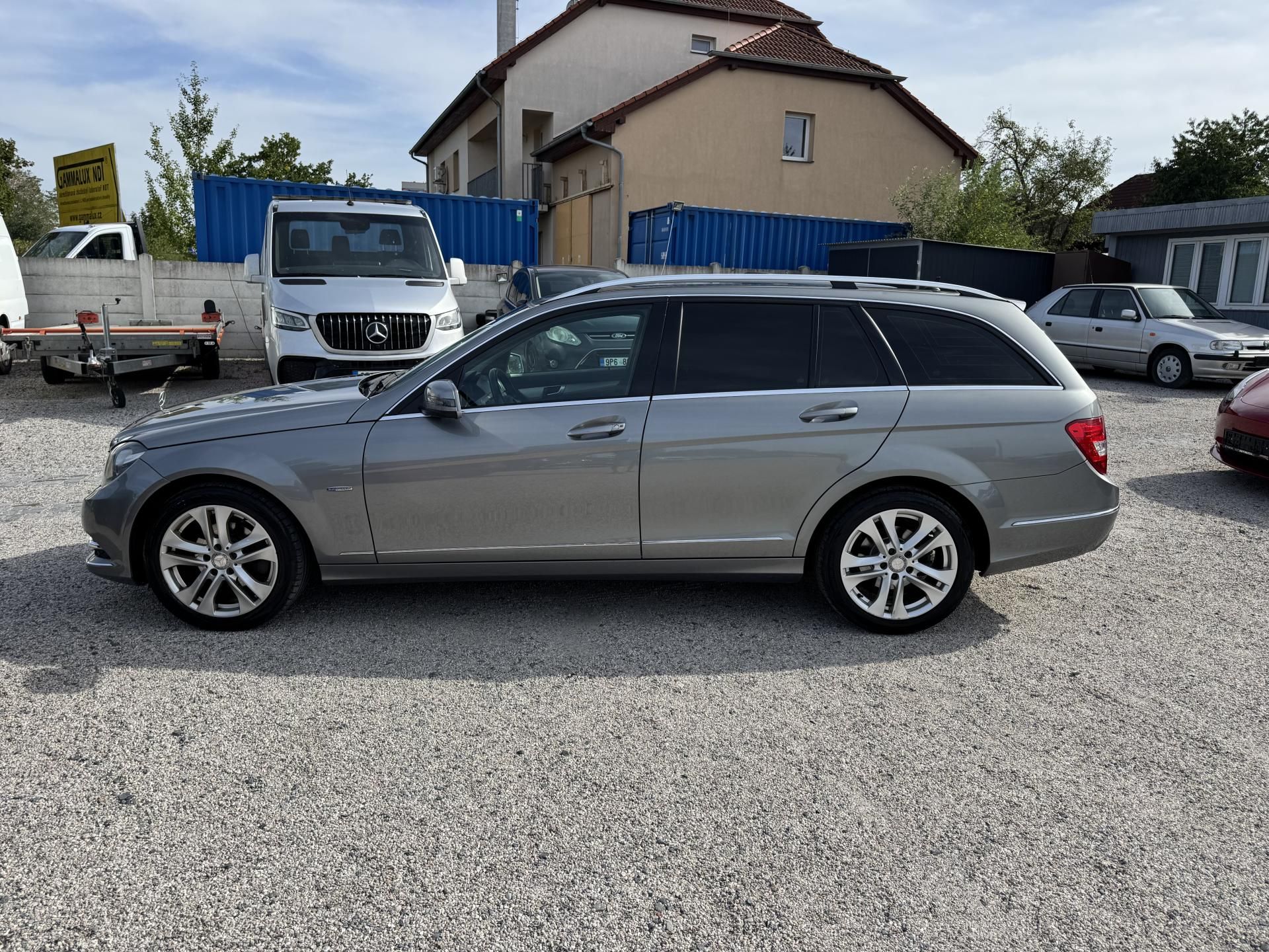 Mercedes-Benz Třídy C, 1.8i C180 115Kw Automat - fotka 4