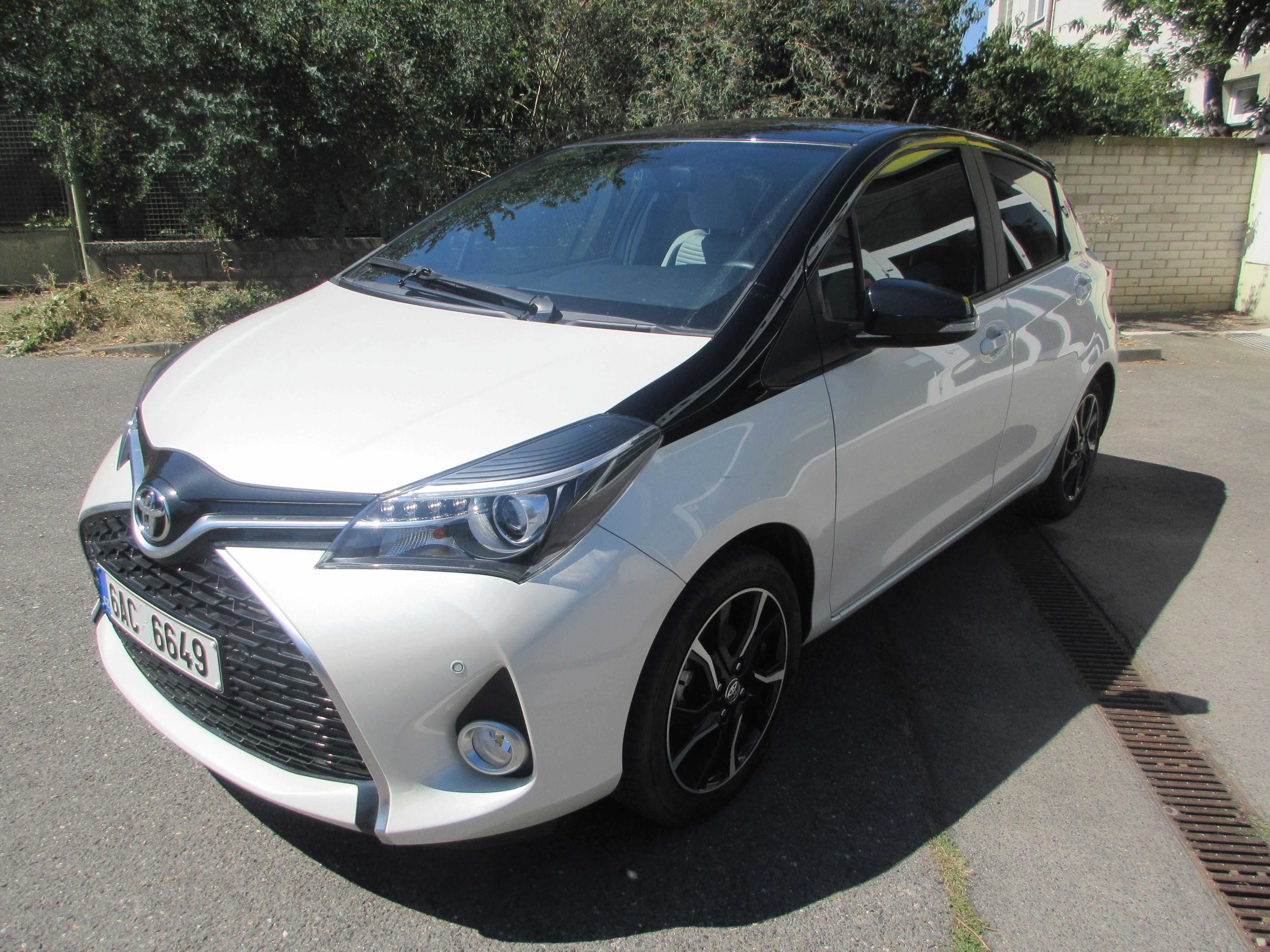 Toyota Yaris, 1.3VVT-i Automat 8tis. km!! - fotka 3