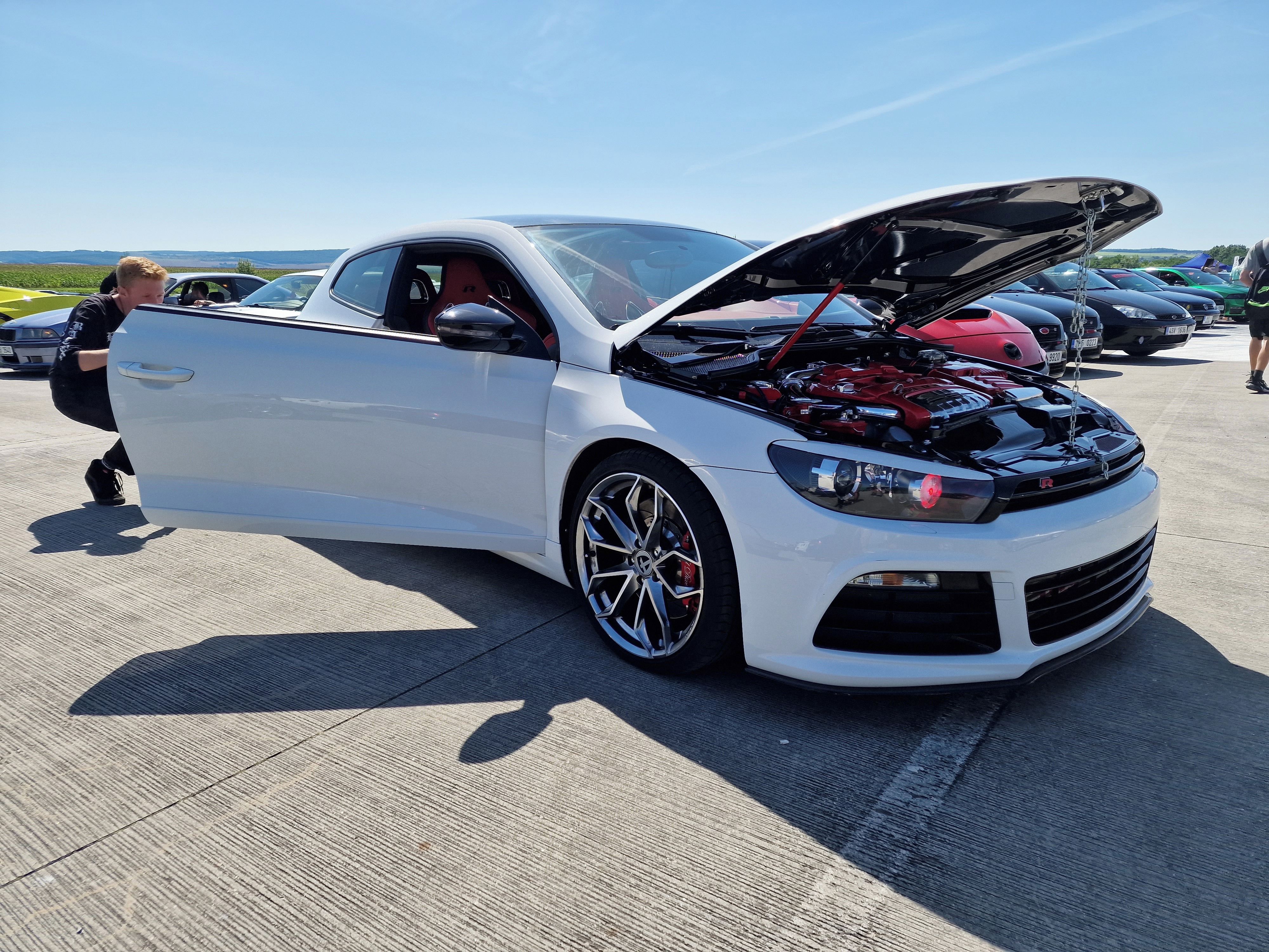 Volkswagen Scirocco, Showcar_Červená kůže_69K km
