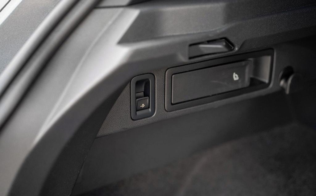 Volkswagen Tiguan, R-Line, 140kw, 4x4 DSG - fotka 2