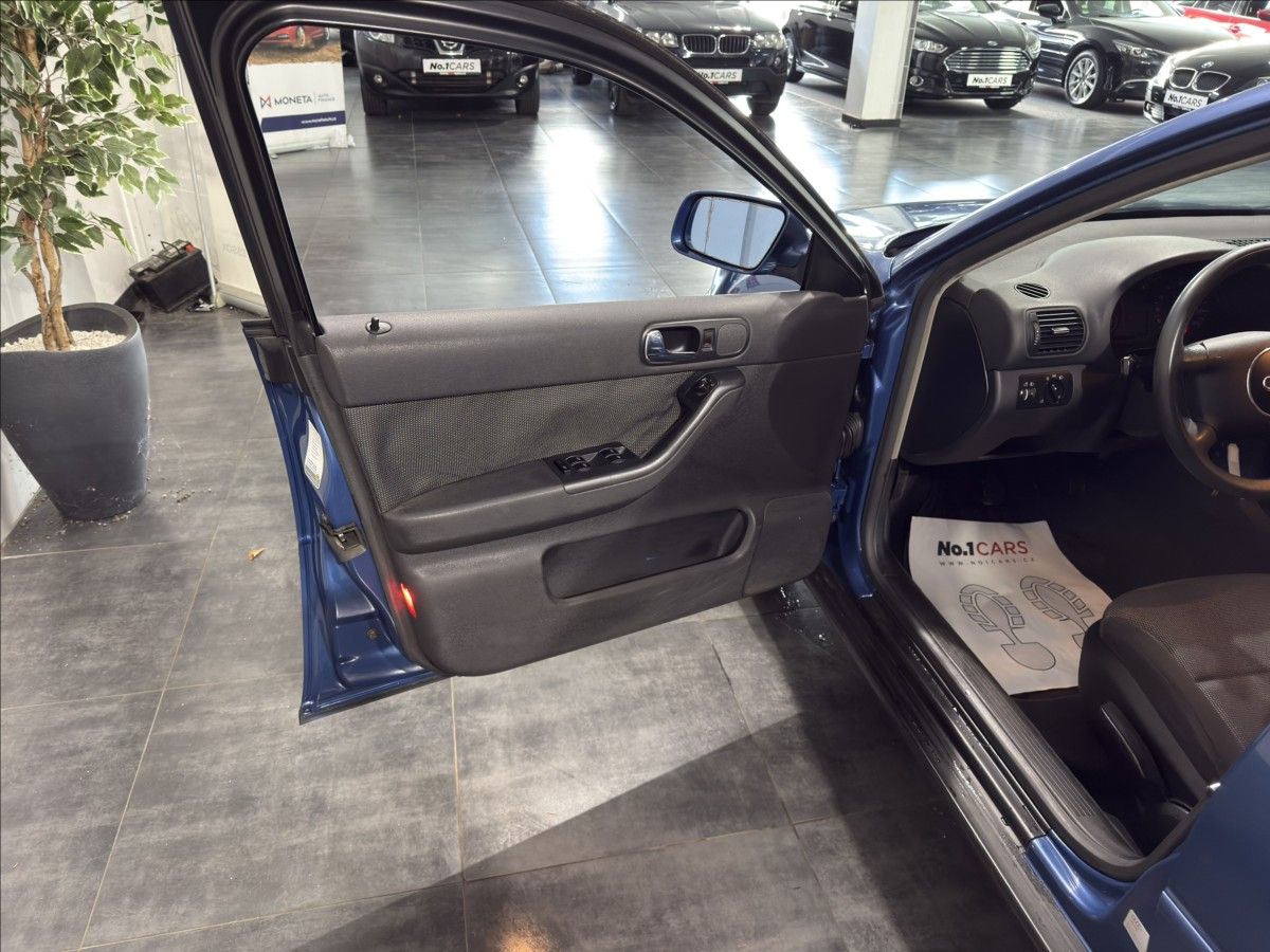 Audi A3, 1,6   i BORBET KLIMA ČIDLA STK - fotka 6