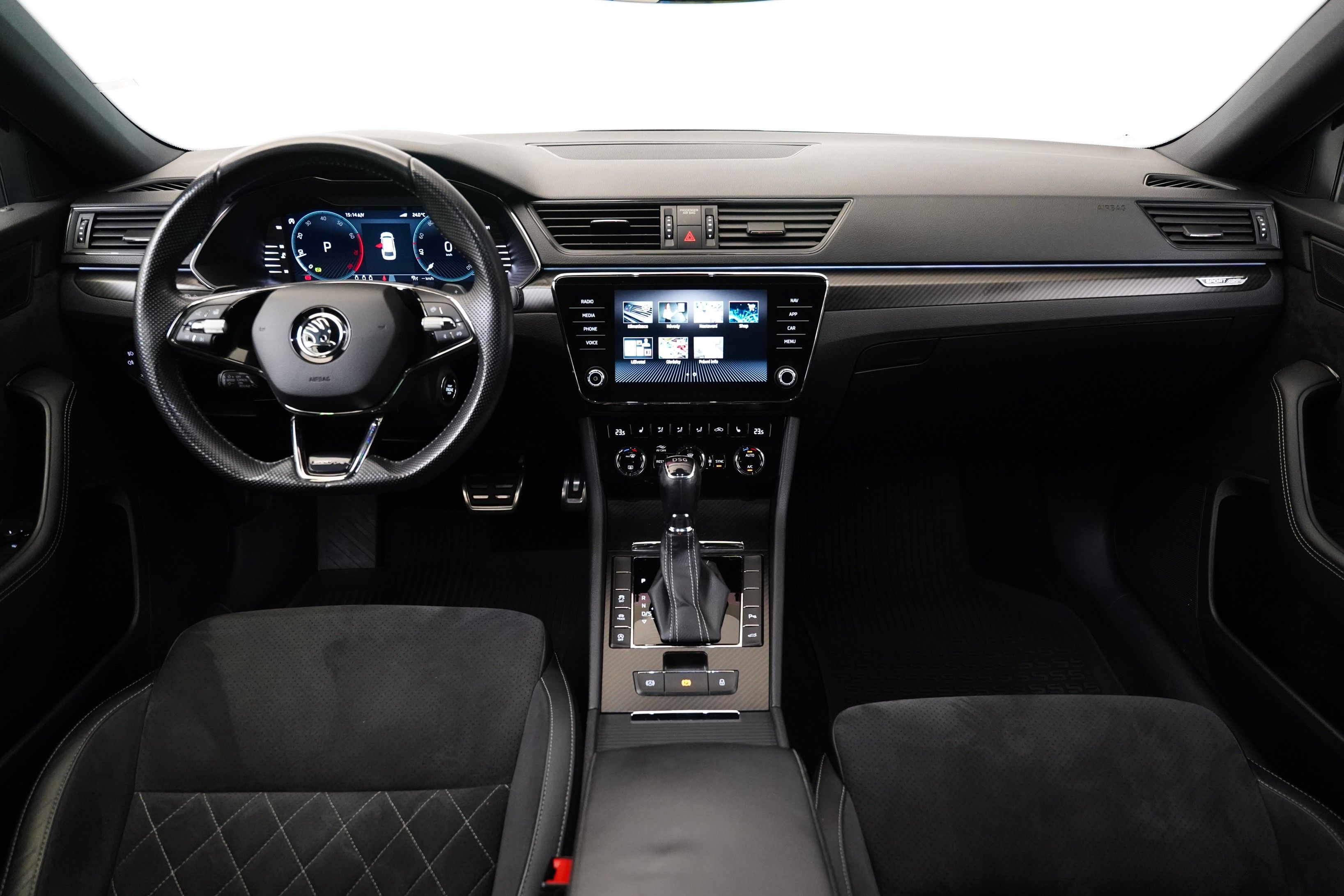 Škoda Superb, SportLine 2.0 TSI 140 kW DSG - fotka 5