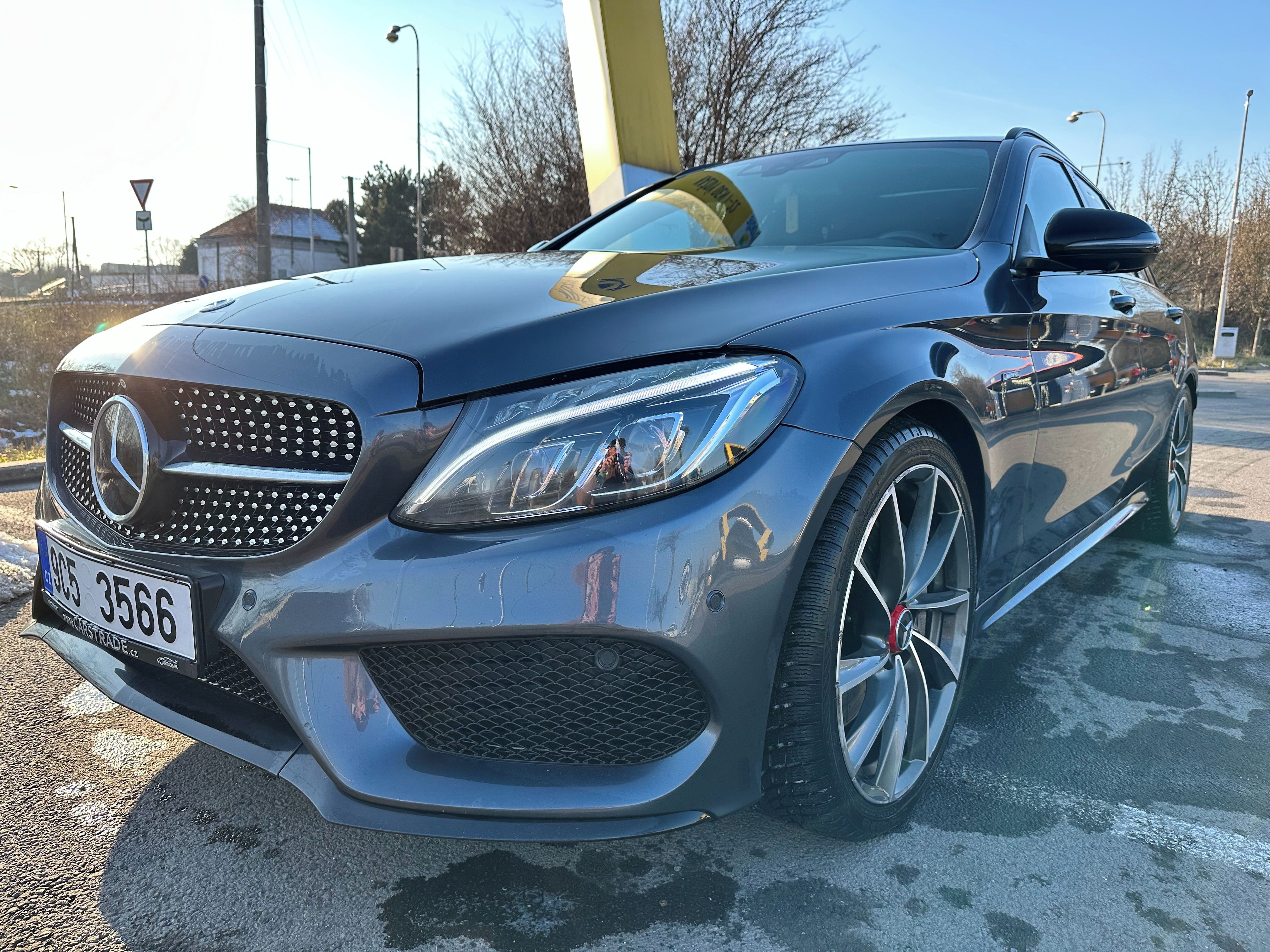Mercedes-Benz Třídy C, Mercedes-Benz C450 AMG 270kW - fotka 3