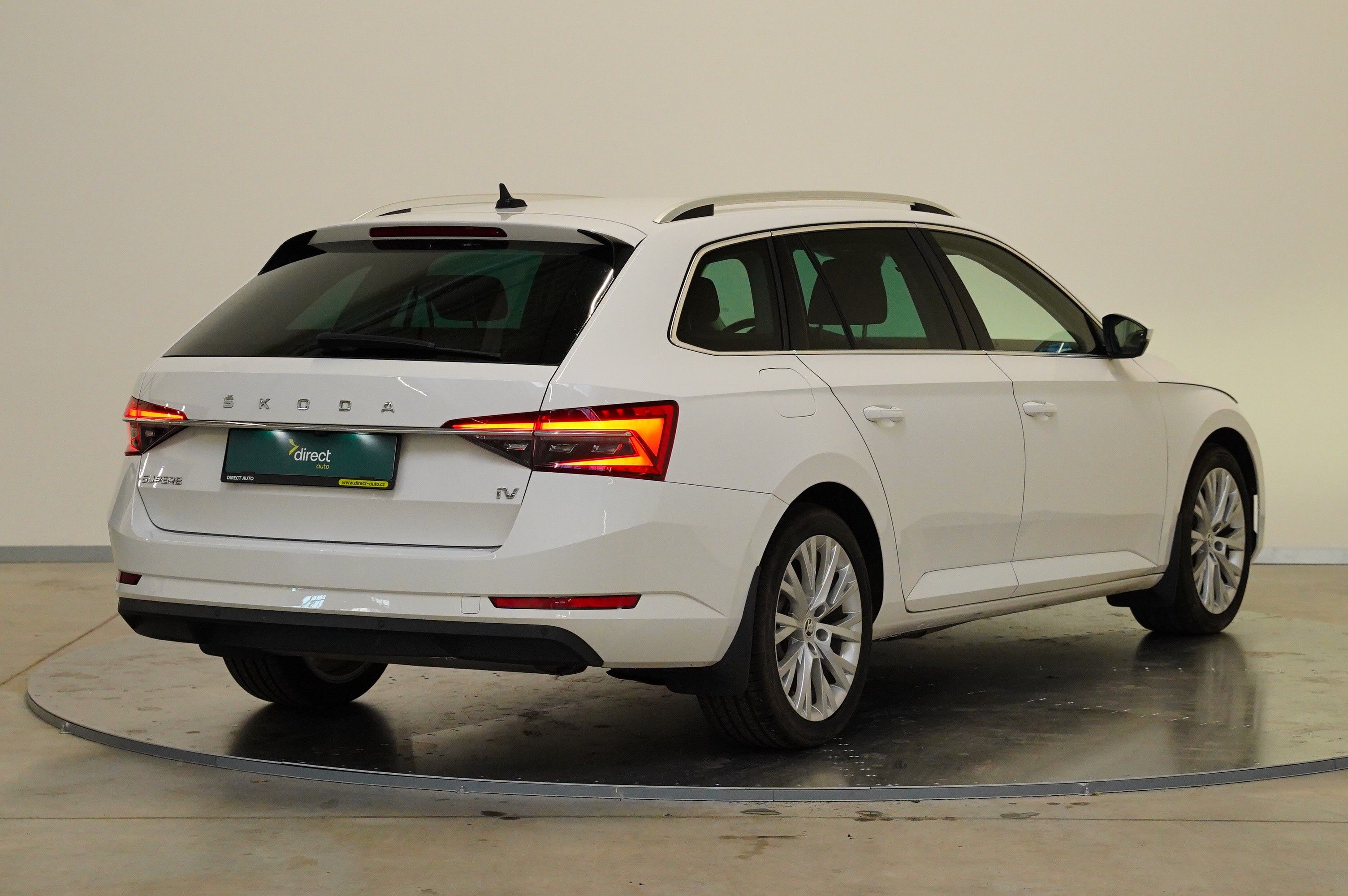 Škoda Superb, 1.4 TSI iV 115 kW Style - fotka 2