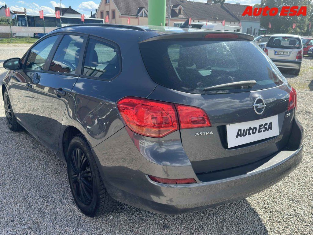Opel Astra, 1.7 CDTi,2.maj - fotka 6