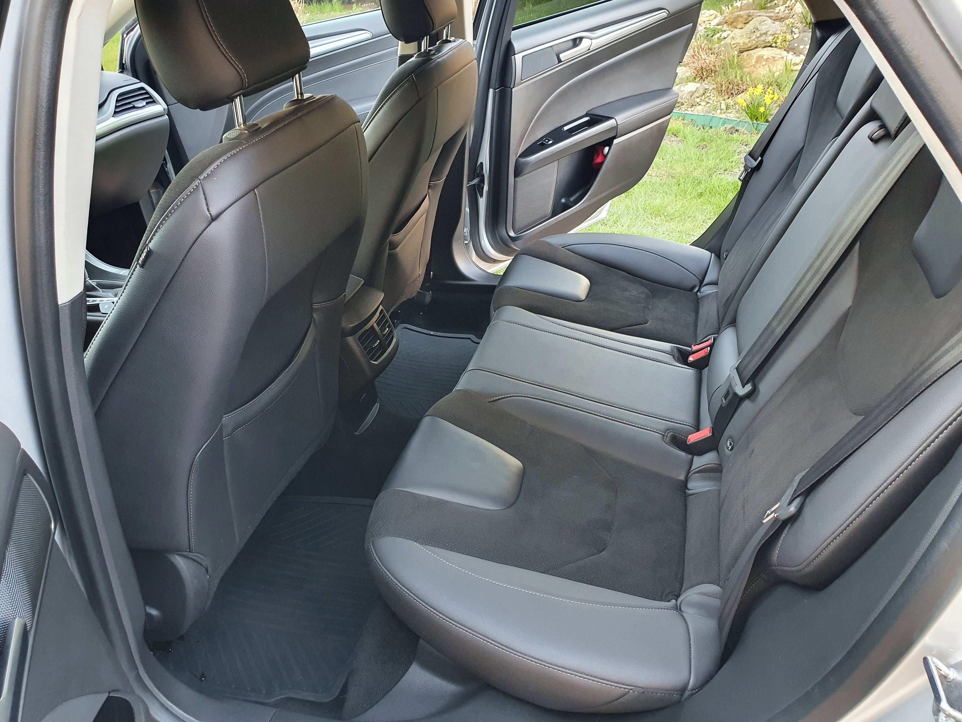 Ford Mondeo - fotka 4