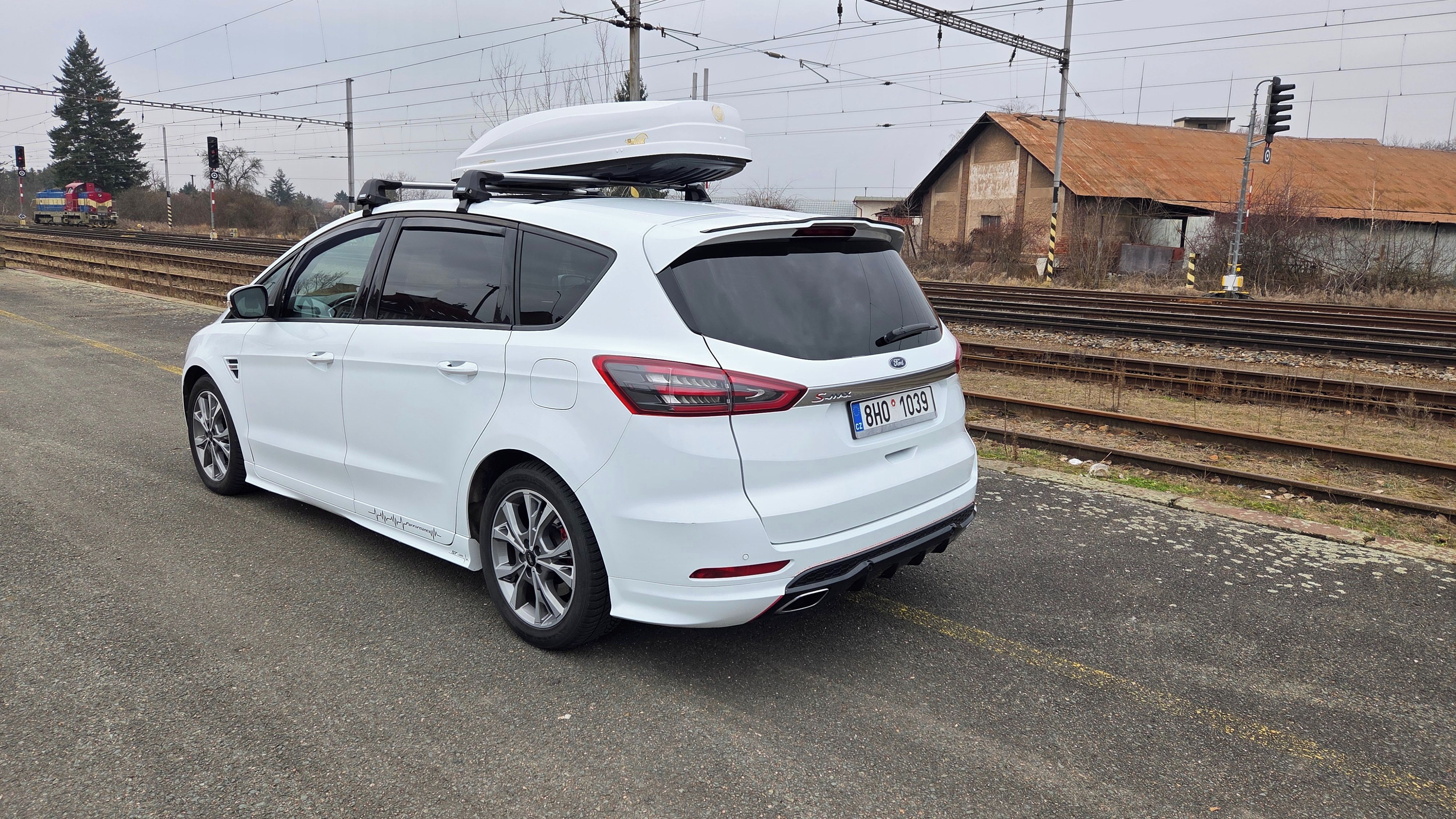 Ford S-MAX, 2.0 AT ST-Line 177KW, 7míst - fotka 3