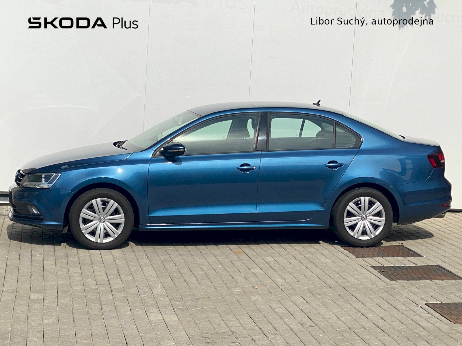 Volkswagen Jetta, TRENDLINE 1,2 TSI 77 kW - fotka 3