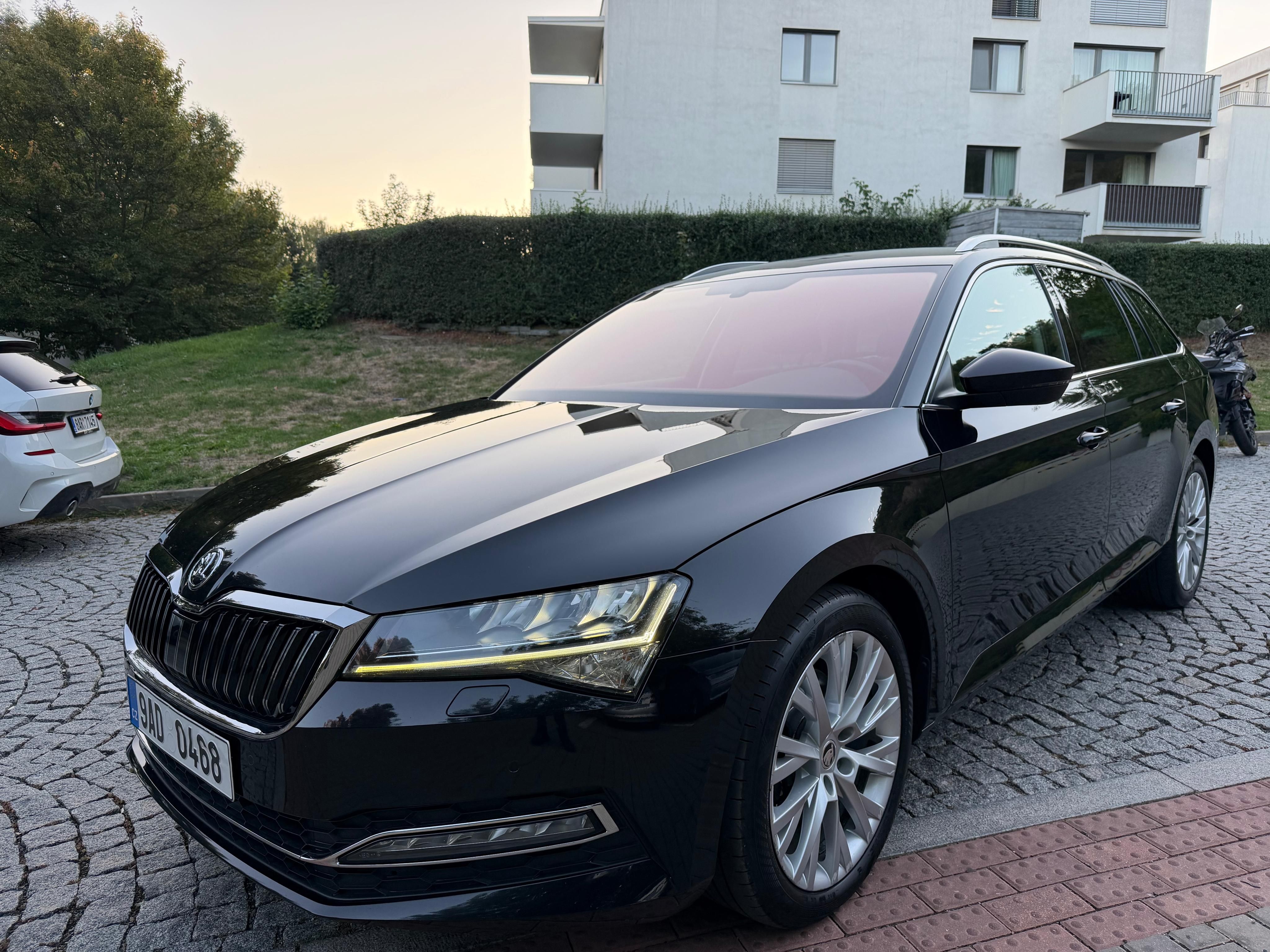 Škoda Superb, DSG STYLE perfektní stav - fotka 2