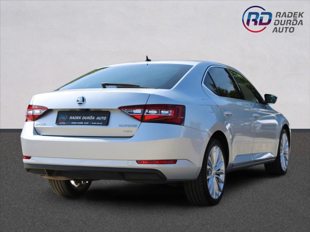 Škoda Superb, 2,0 TDI  1.MAJ,A/T,4x4,STYLE - fotka 5