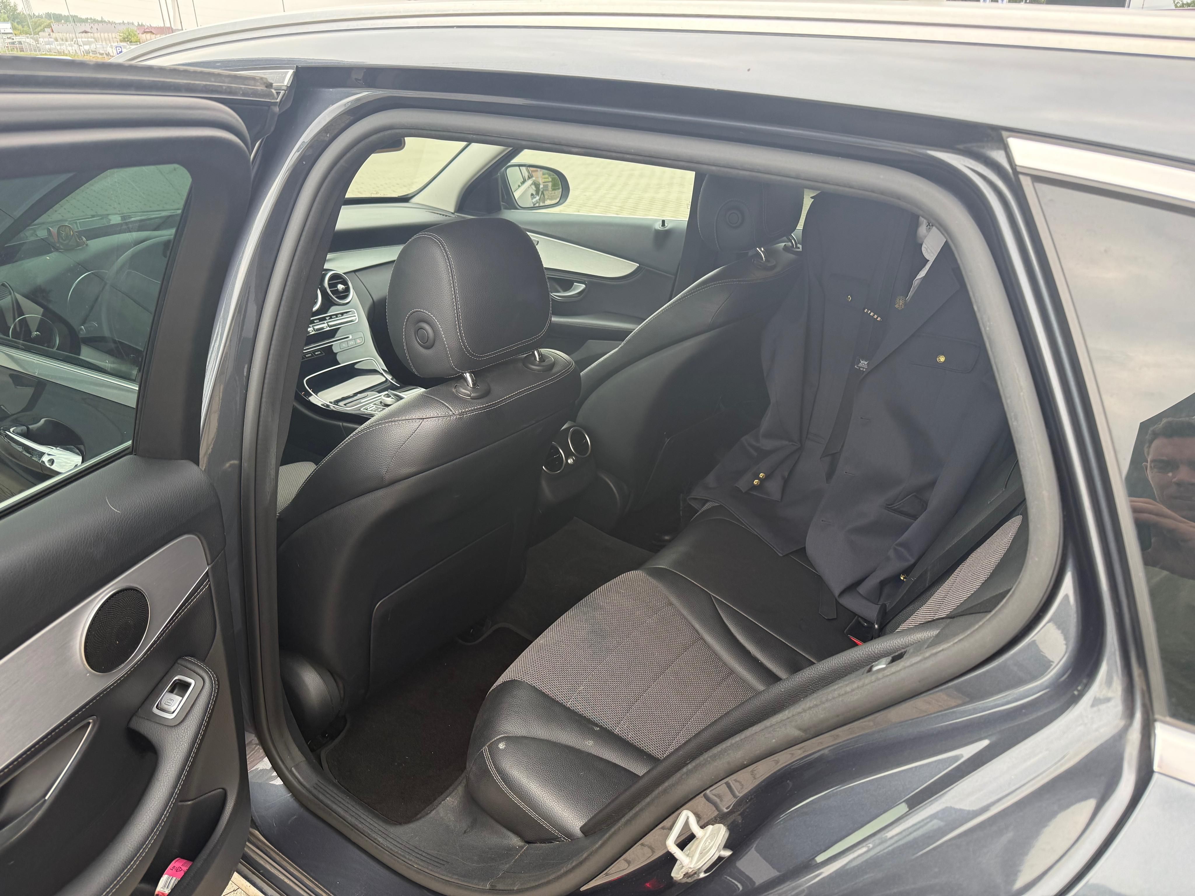 Mercedes-Benz Třídy C, Mercedes-Benz C220, 125kW - fotka 6