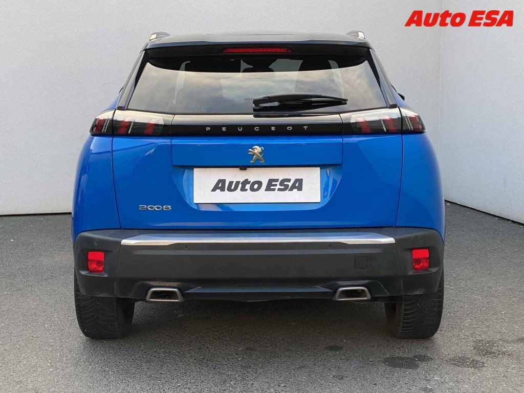 Peugeot 2008, 1.2,navi - fotka 5