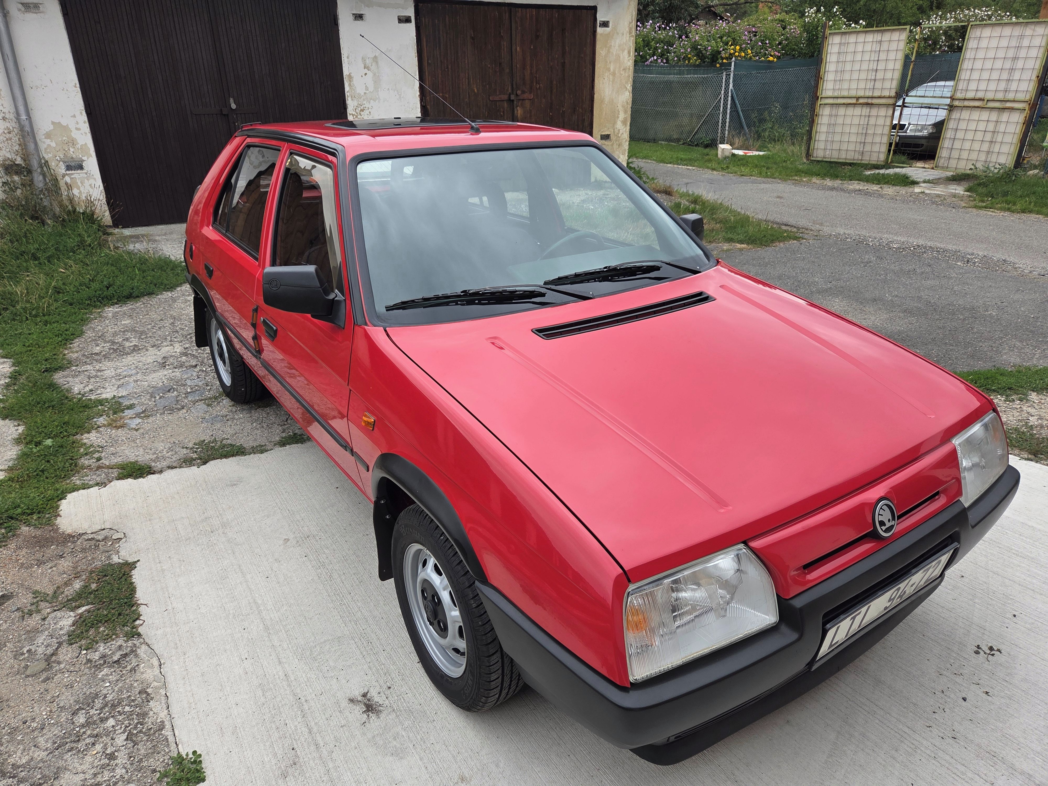 Škoda Favorit, 135 LX - fotka 5