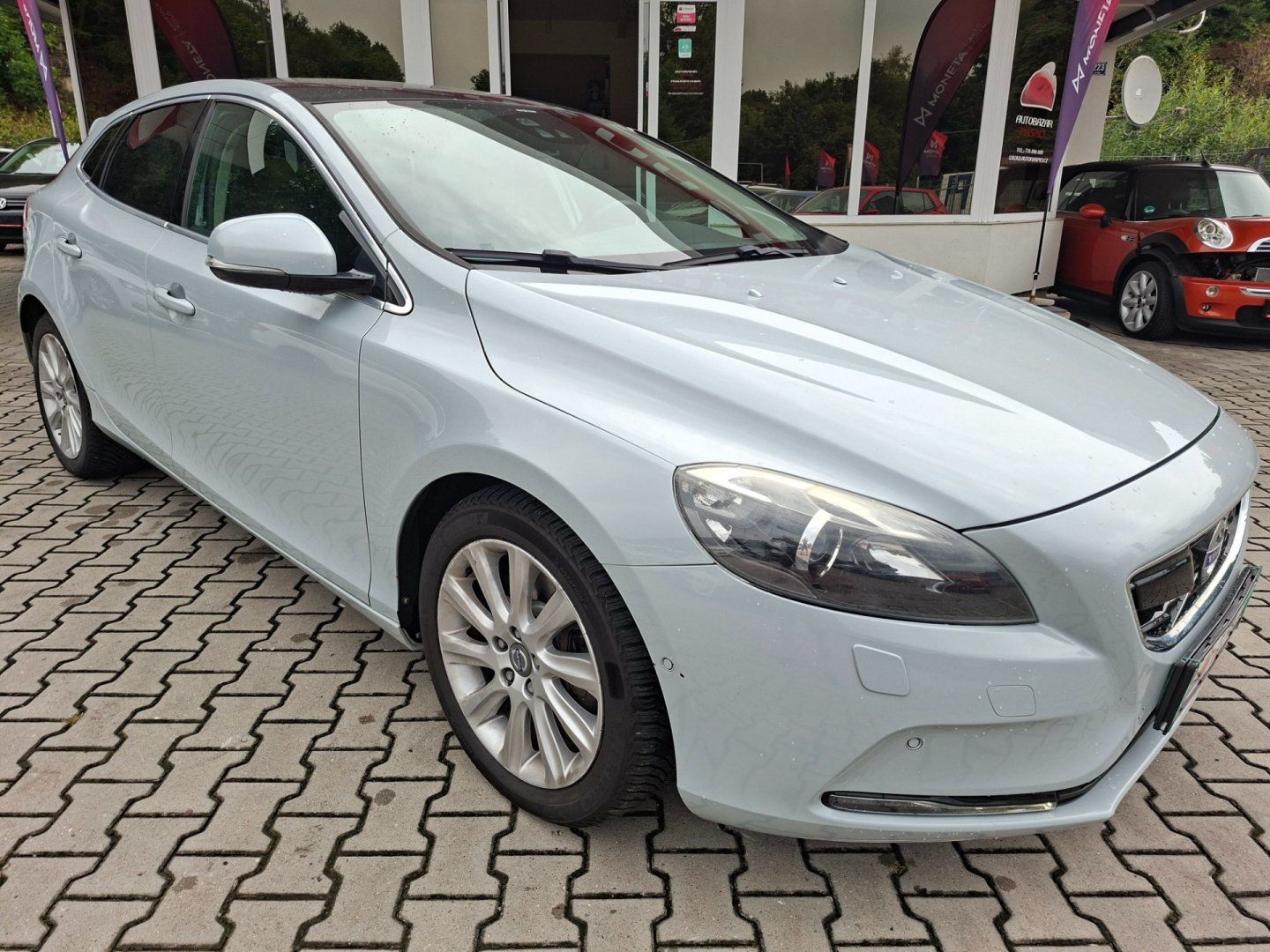 Volvo V40, 2.0D3 110kW AUT -1.MAJITEL