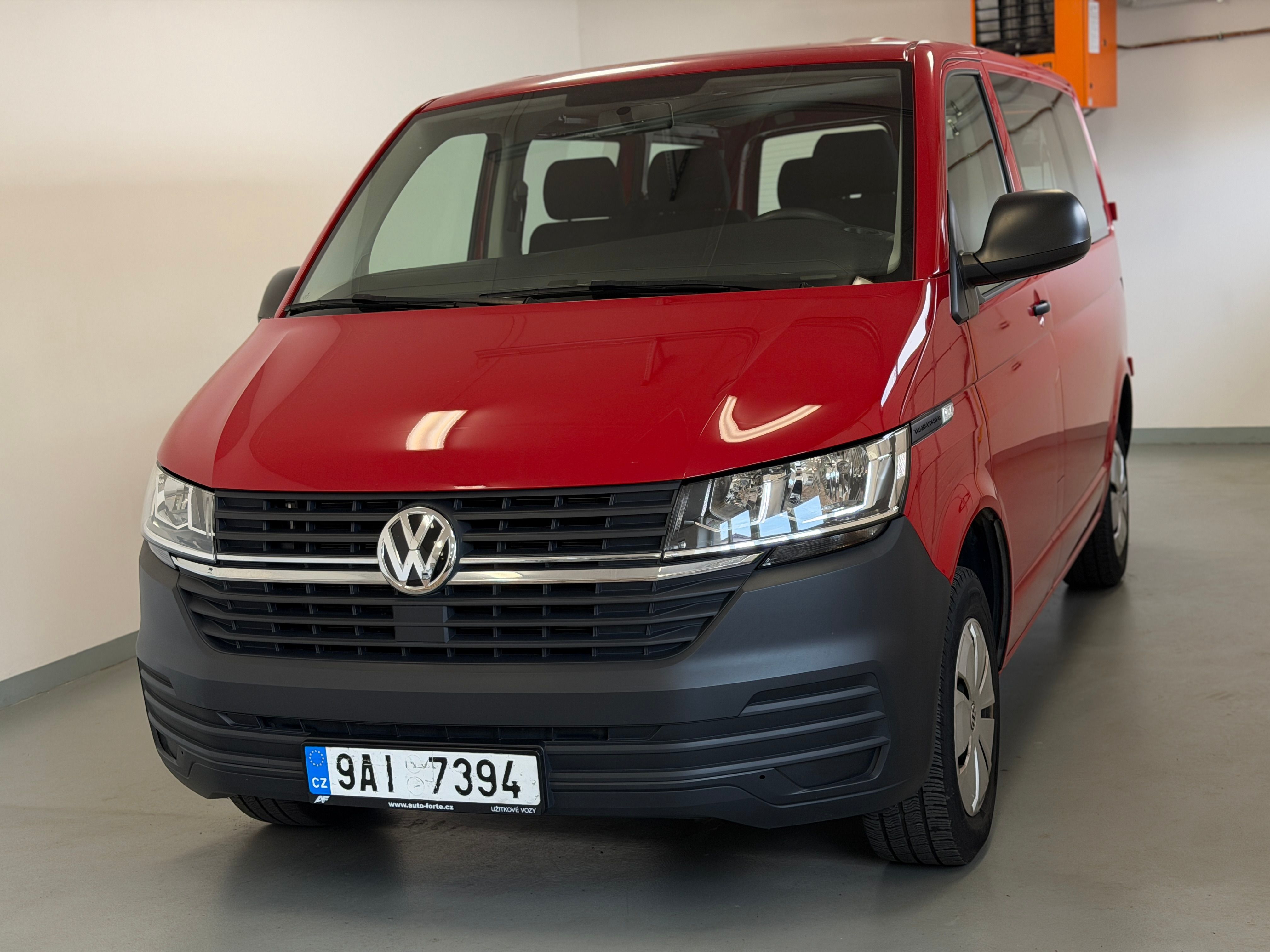 Volkswagen Transporter, t6 2,0 TDI 81 kw 6 MÍST - fotka 2