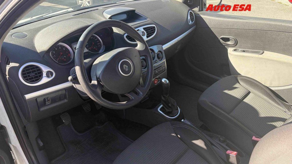 Renault Clio, 1.2i - fotka 3