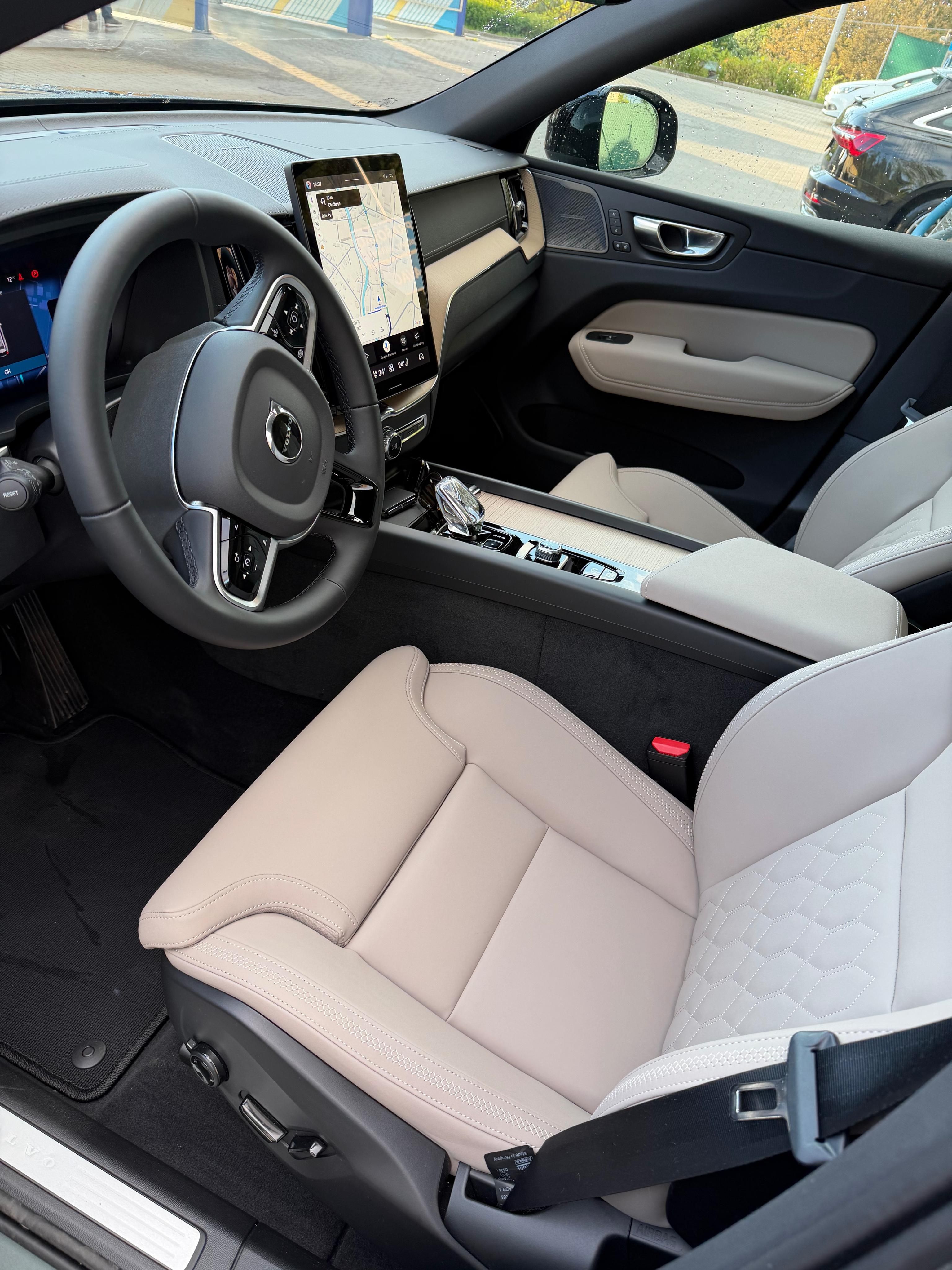 Volvo XC60, Volvo XC 60 Ultra, B5 AWD - fotka 3