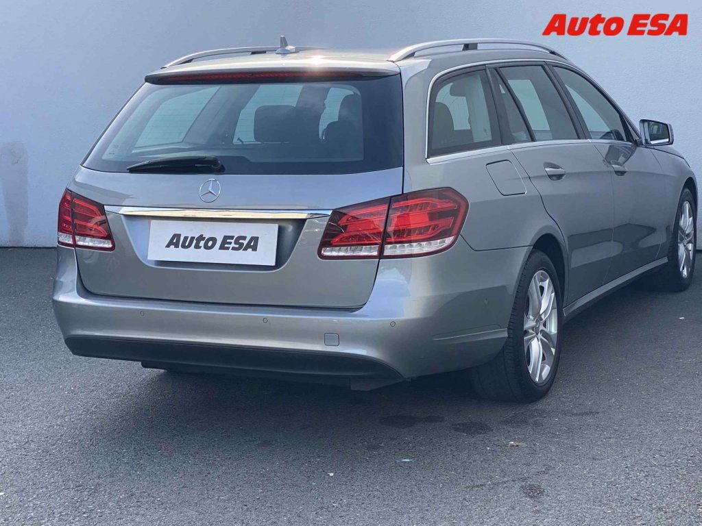 Mercedes-Benz Třídy E, 2.1 D E200,Avantgarde,AT - fotka 4
