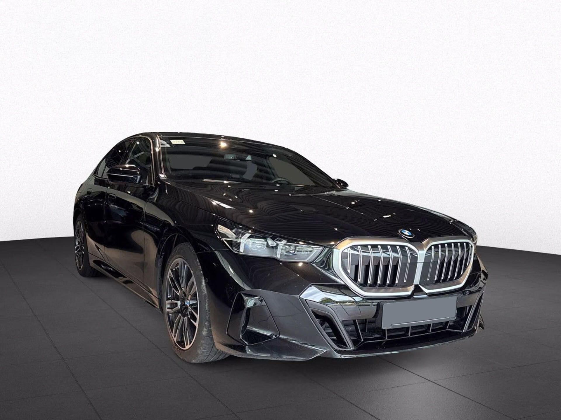 BMW Řada 5, 520d xDrive M-Sport ACC H/K - fotka 2
