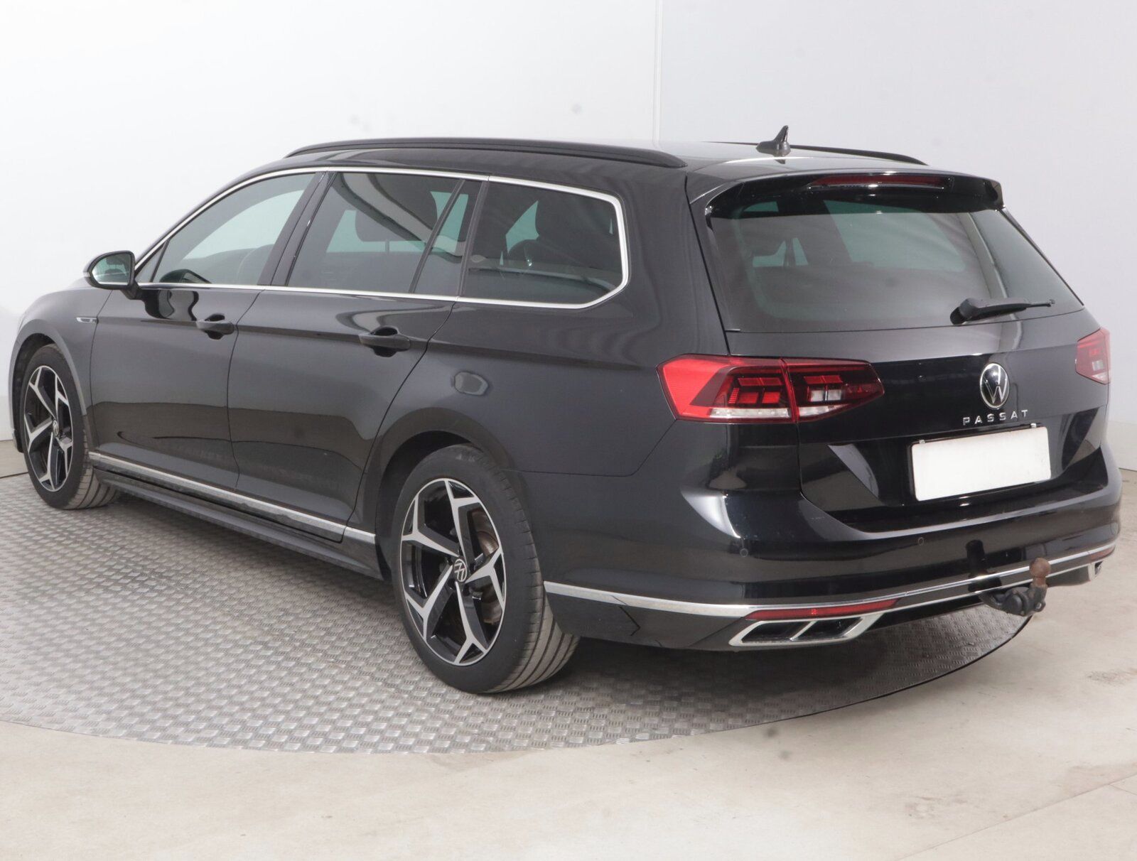 Volkswagen Passat, 2.0 TDI, R-Line, Automat - fotka 4