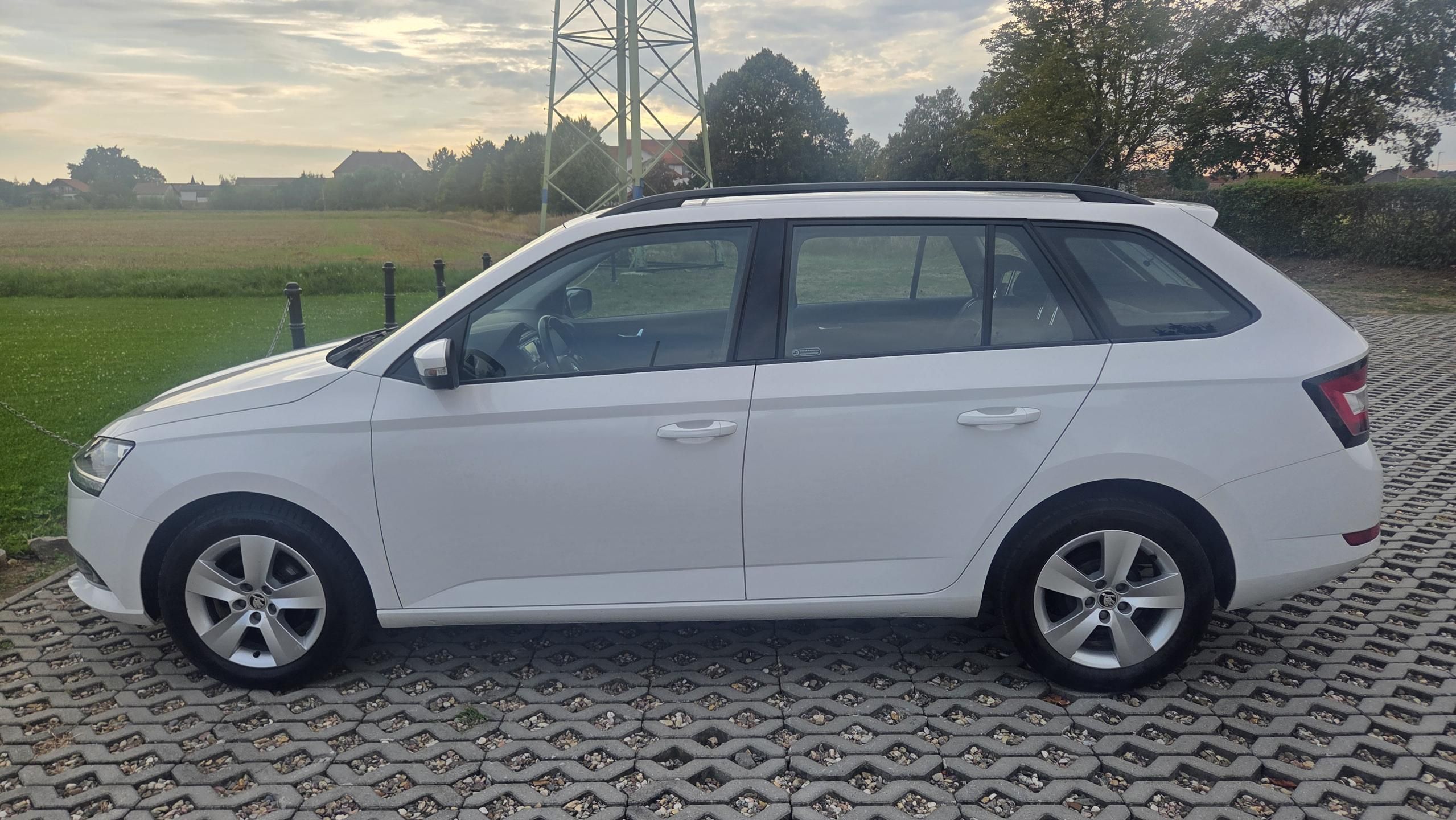 Škoda Fabia, 1.0 TSI 70 kW Ambition CZ DPH - fotka 5