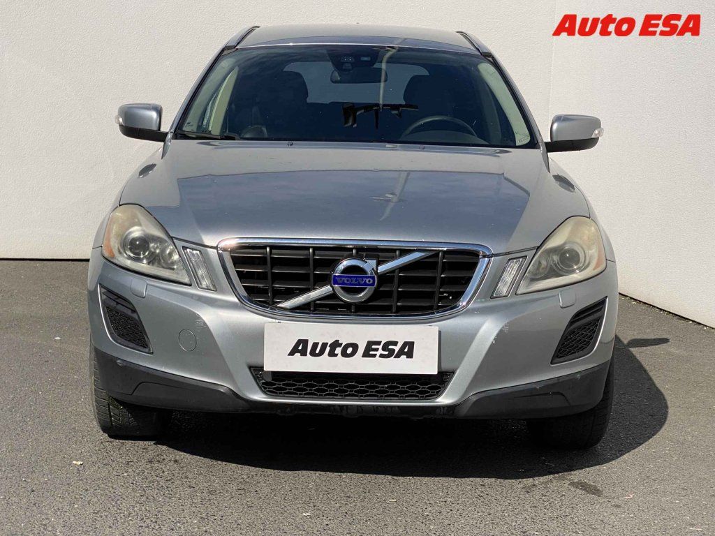 Volvo XC60, 2.4 D 4x4,xenon,kůže - fotka 2