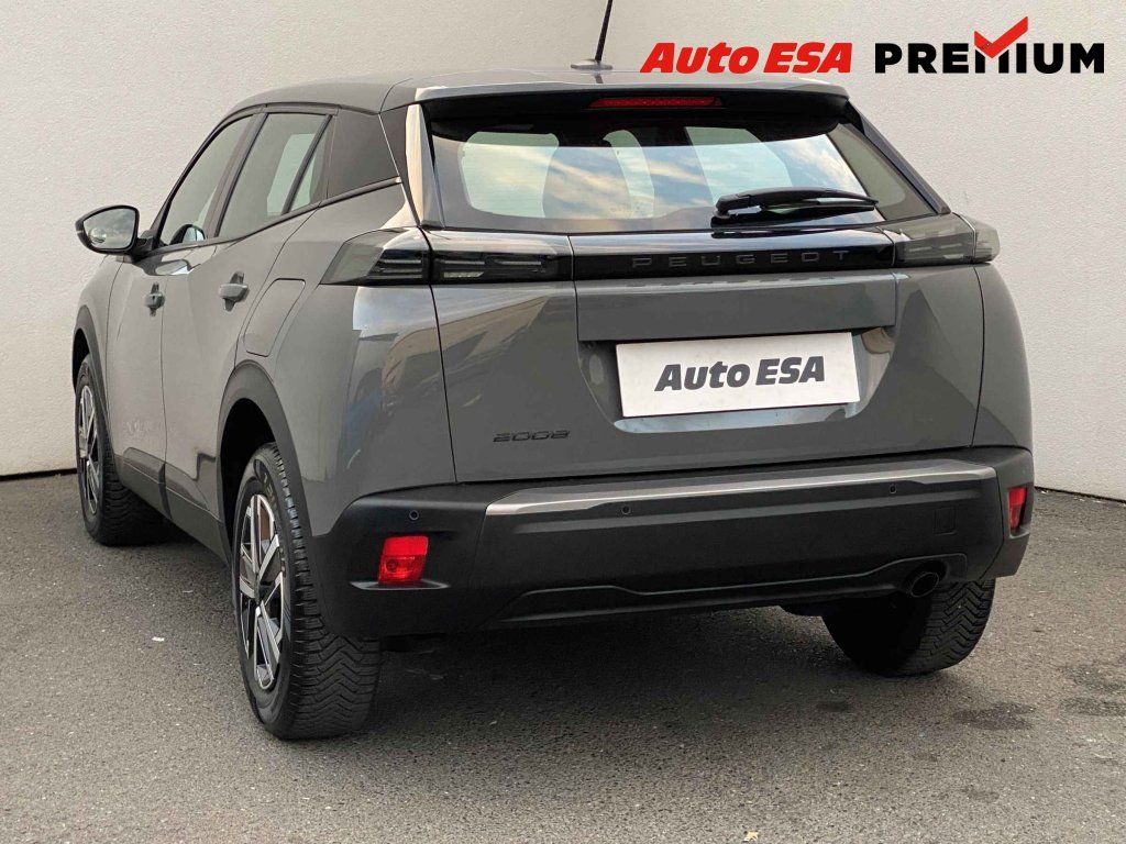 Peugeot 2008, 1.2 PT,+pneu - fotka 6