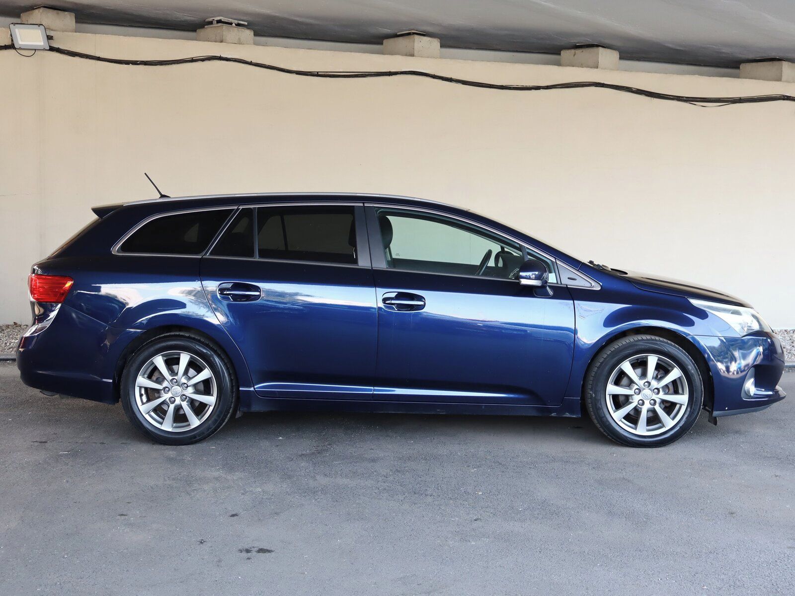 Toyota Avensis, 1.8 Valvematic, Automat - fotka 6