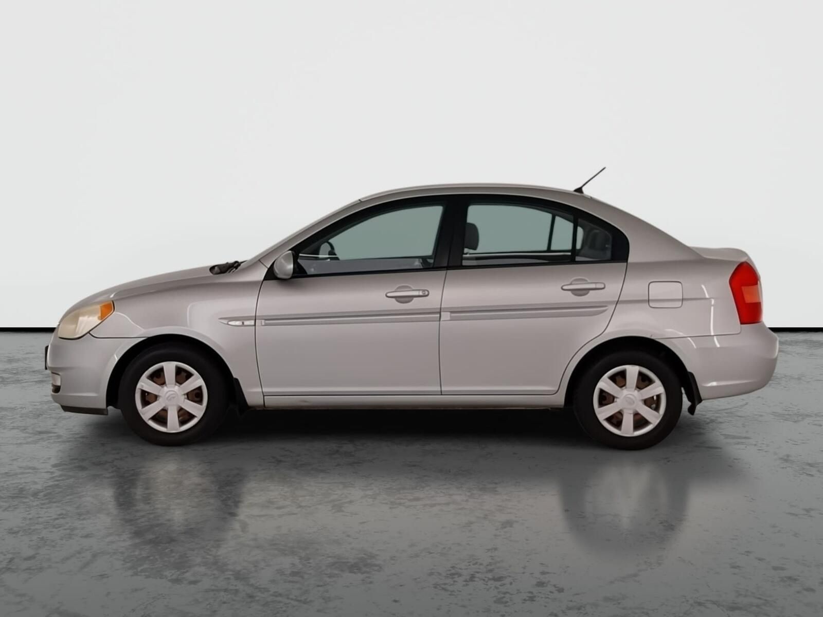 Hyundai Accent, 1.4i, po STK, rezervace - fotka 3