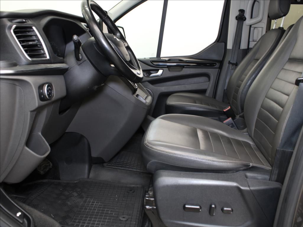 Ford Tourneo Custom, 2,0 EB 136kW AT Titan.X 1.maj. - fotka 6