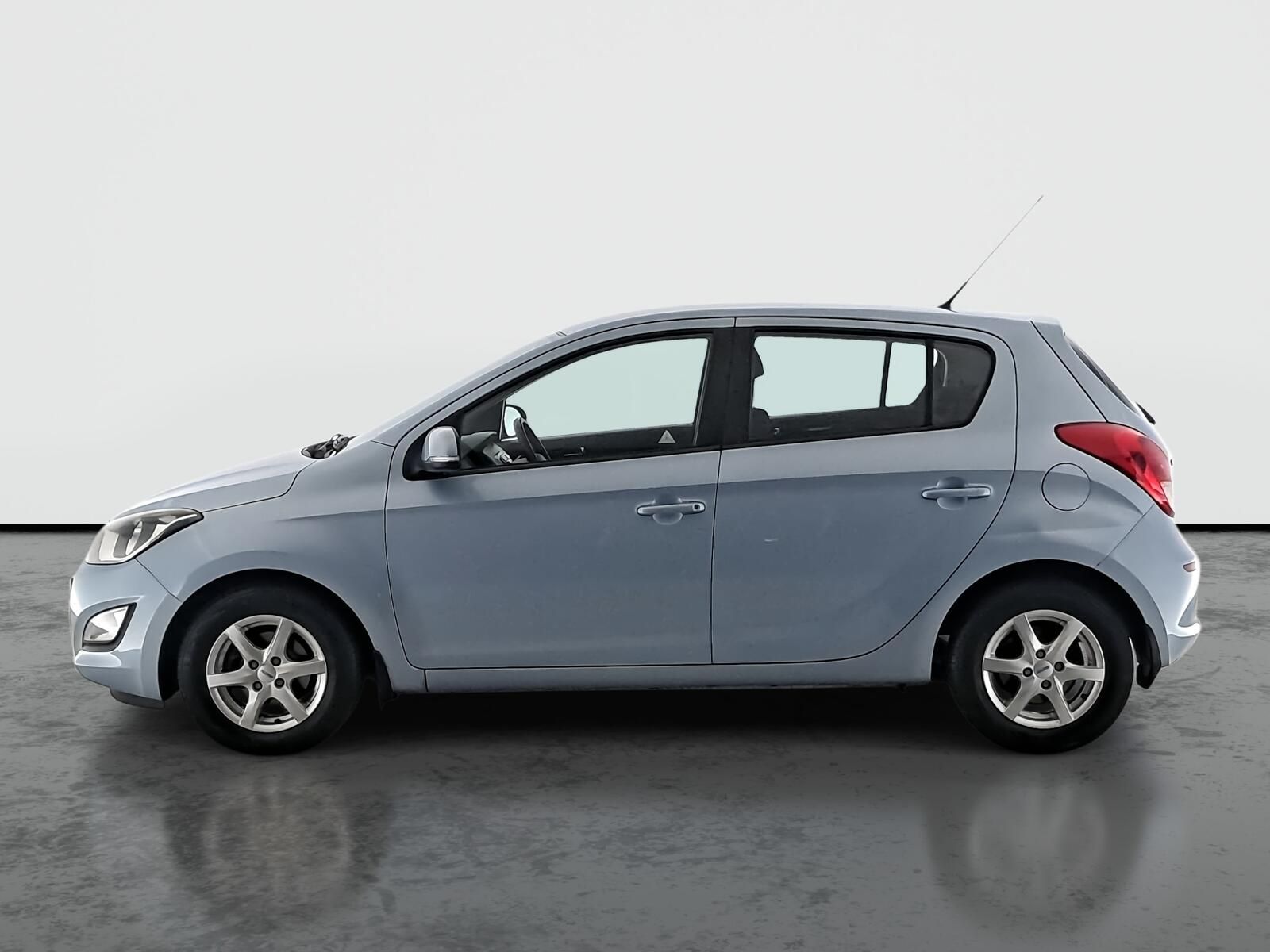 Hyundai i20, 1.4, Automat, ČR,1.maj, Klima - fotka 3