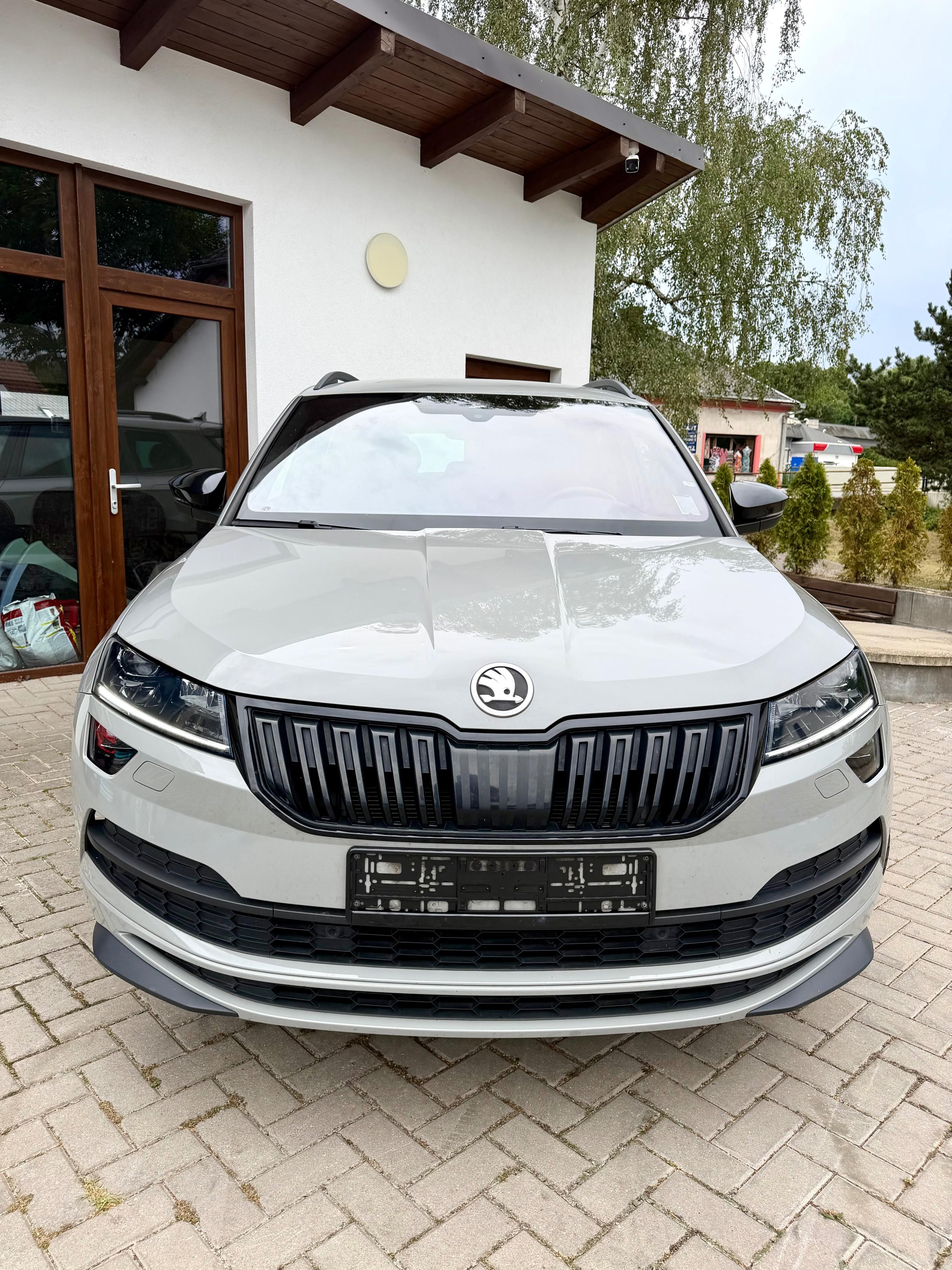 Škoda Karoq, SPORTLINE 1.5 TSI DSG 2021 - fotka 2