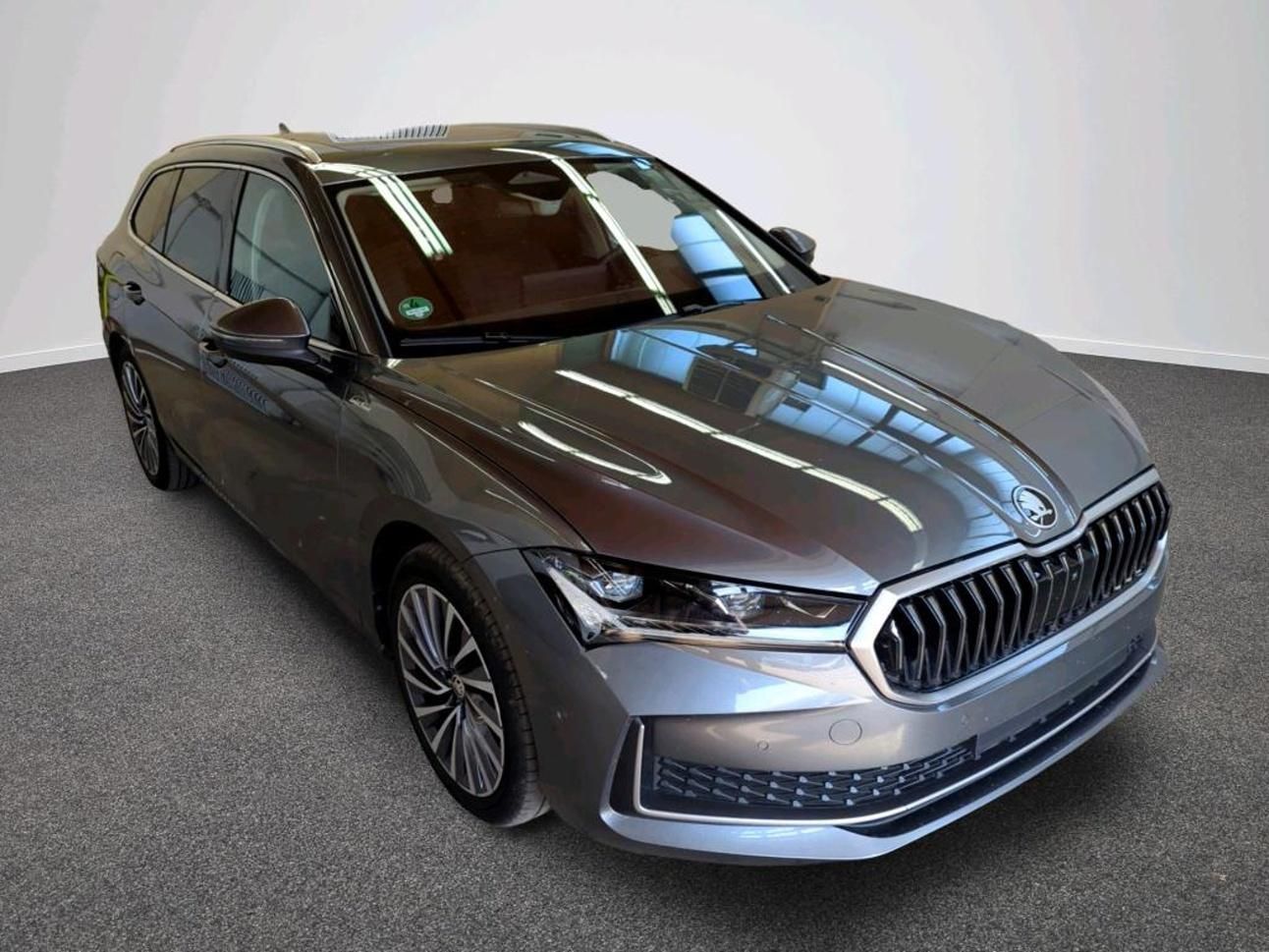 Škoda Superb, Combi 2,0TDi 110kw DSG L&K 18A - fotka 2