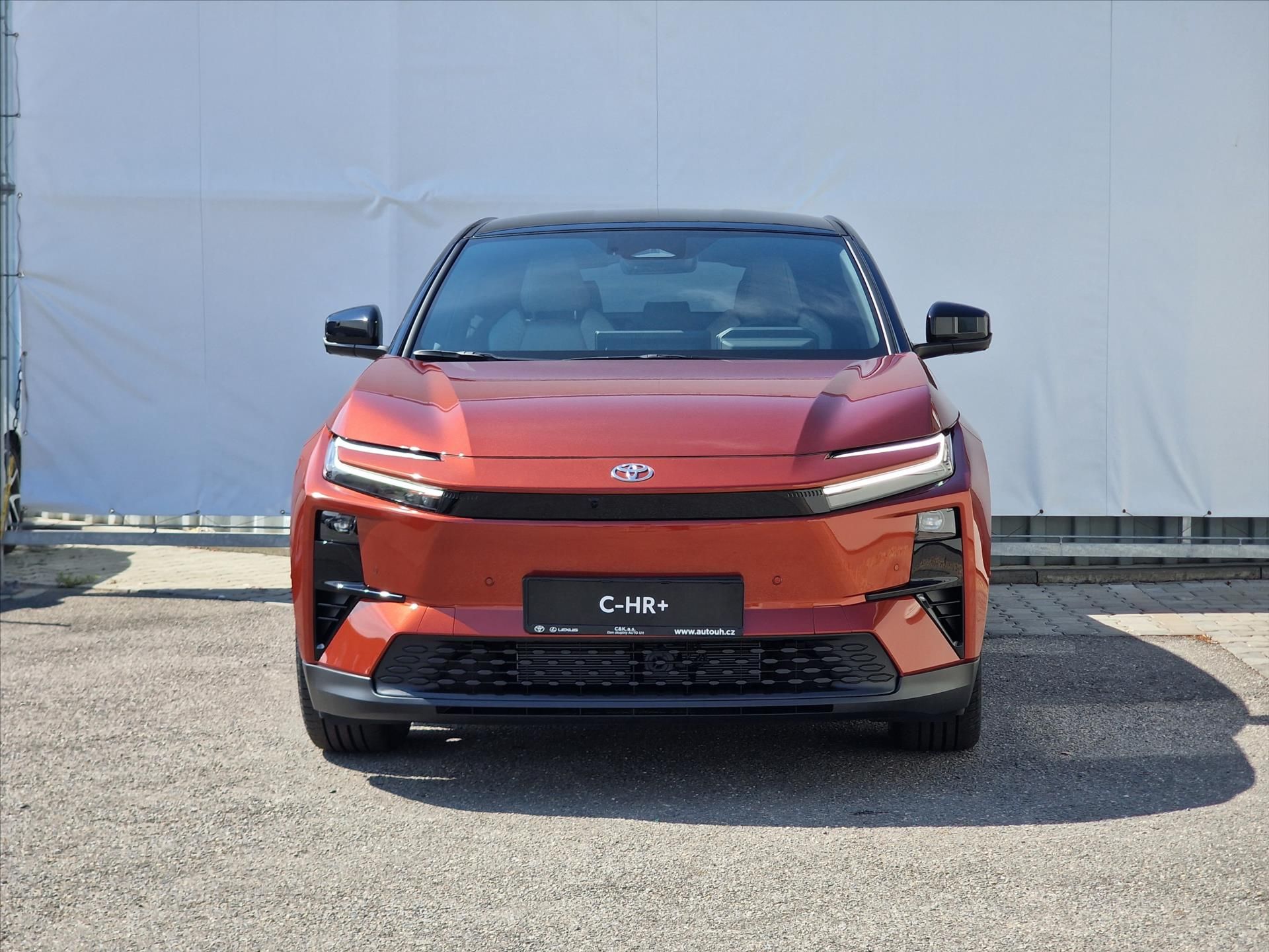 Toyota C-HR, + 77 kWh, pohon AWD (4×4) 343k - fotka 4