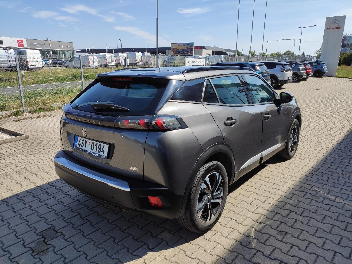 Peugeot 2008, ALLURE 1.2 100k MAN6 1.majitel - fotka 4