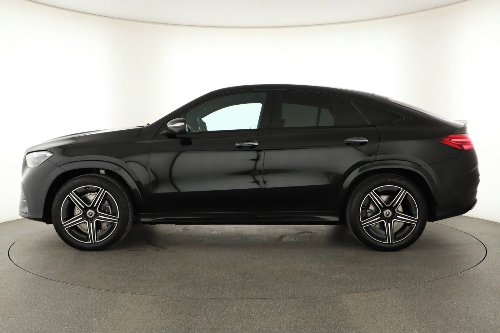 Mercedes-Benz GLE, Coupe 300 d 4MATIC, AMG - fotka 2
